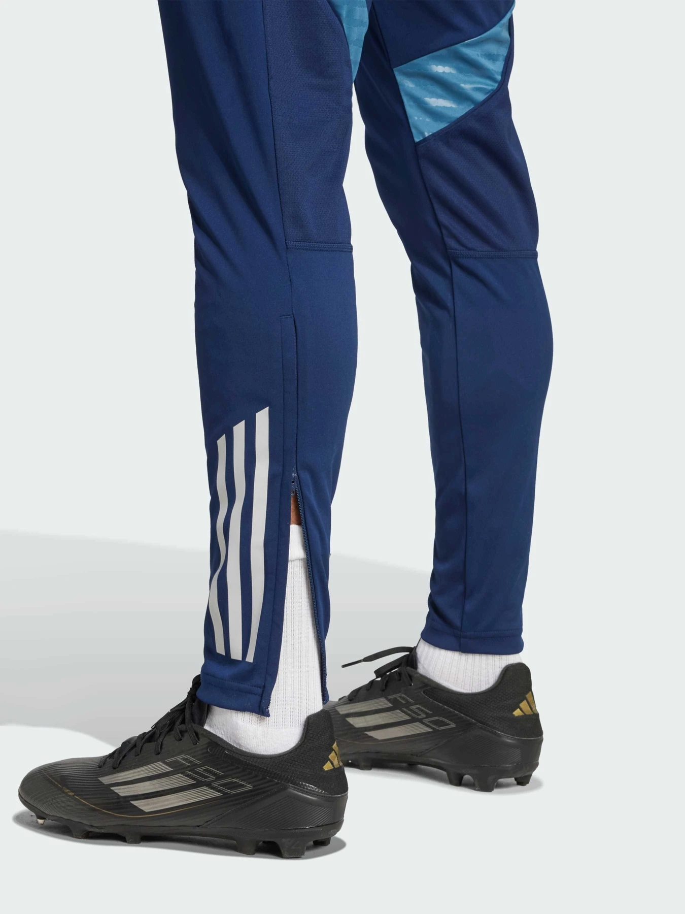 Брюки Adidas Tiro модель JJ1785 Брюки Adidas Tiro модель JJ1785 Фото
