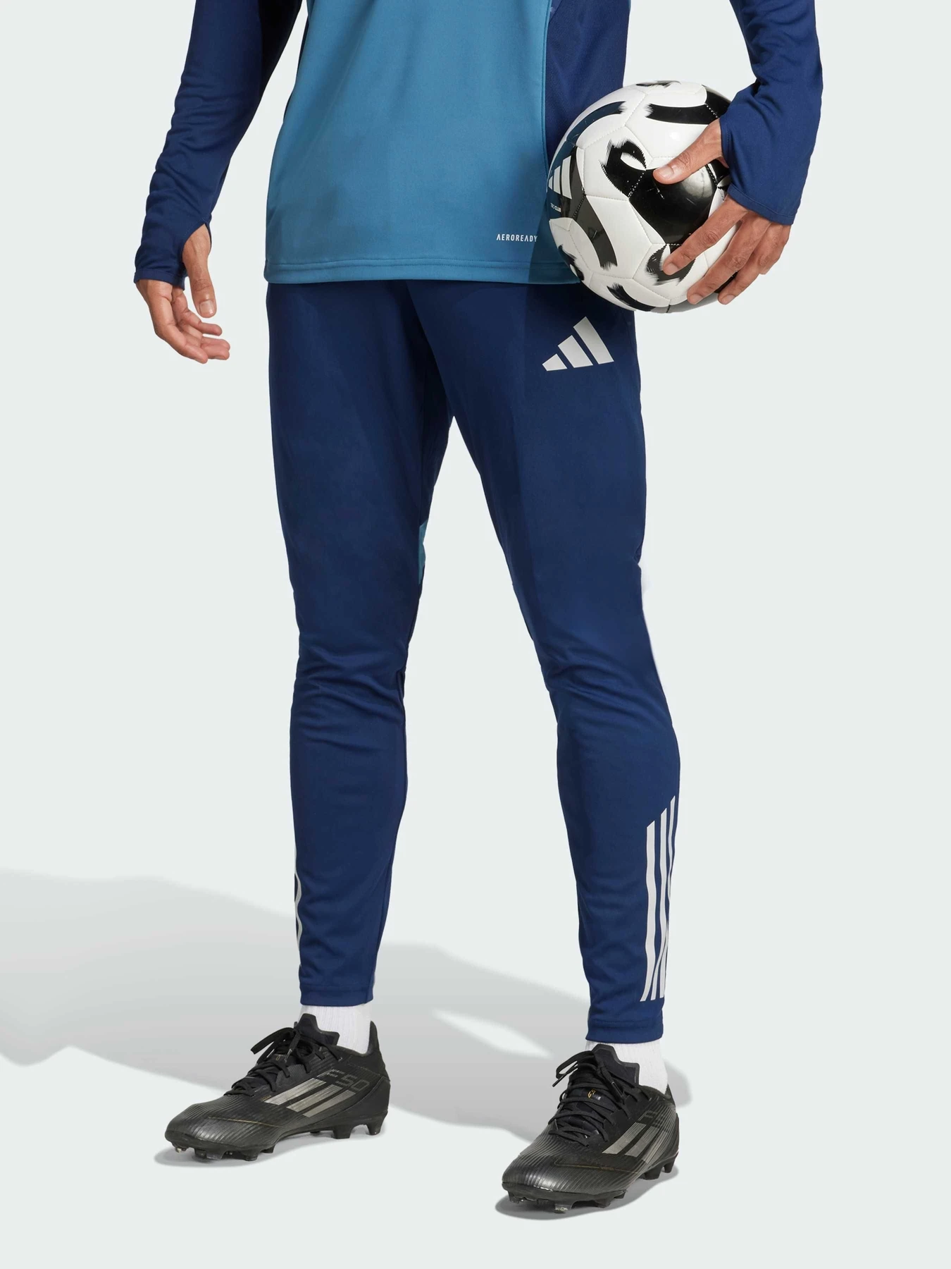 Брюки Adidas Tiro модель JJ1785 Брюки Adidas Tiro модель JJ1785 Фото