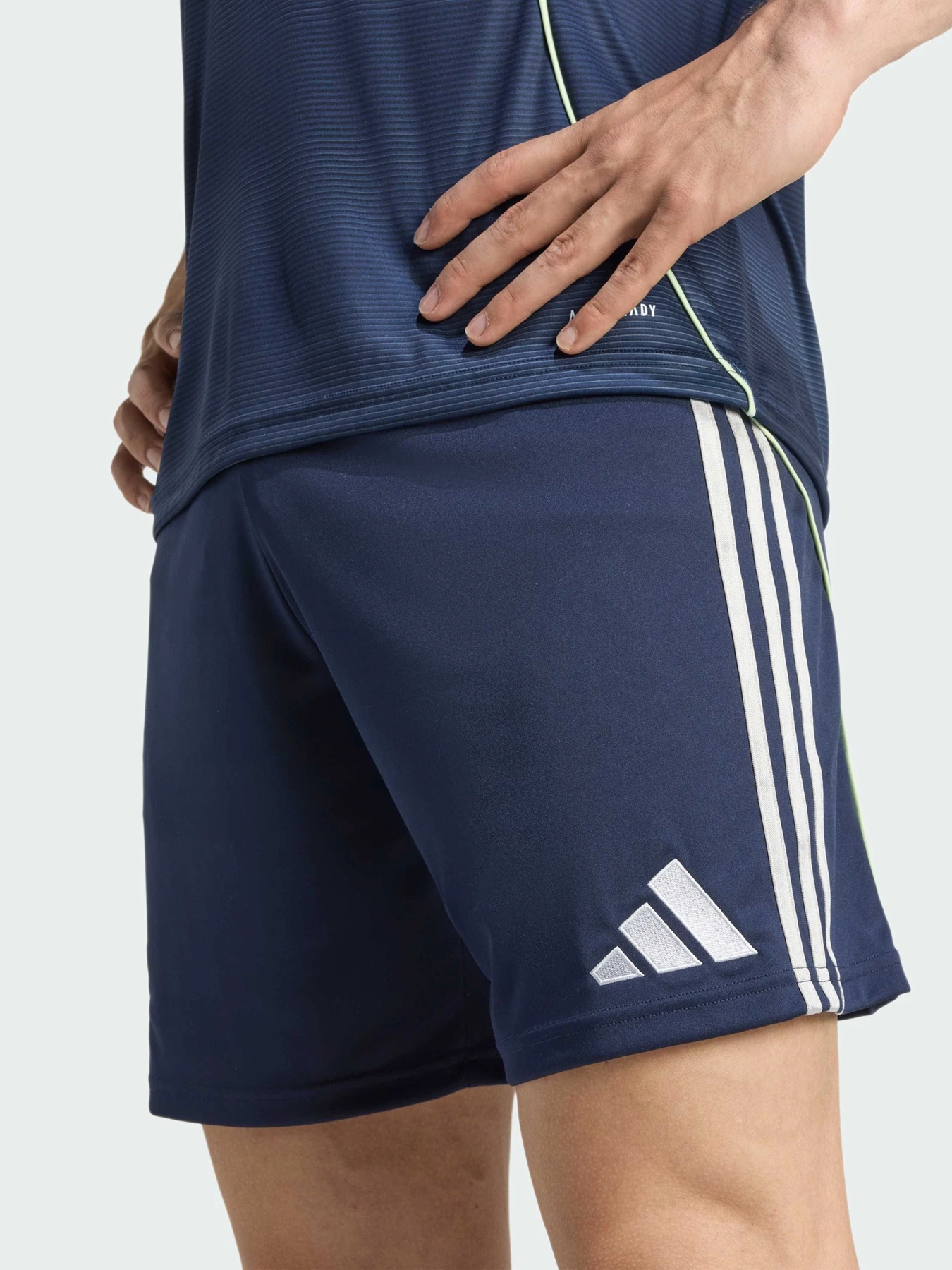 Шорты Adidas модель JJ1928 Шорты Adidas модель JJ1928 Фото