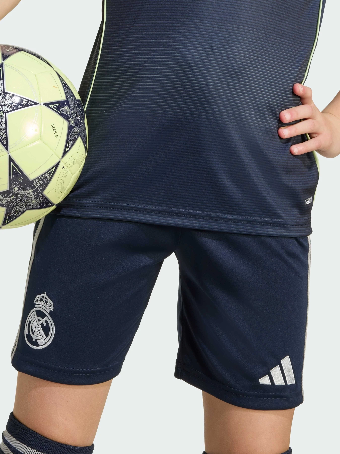 Шорты Adidas модель JP3945 Шорты Adidas модель JP3945 Фото