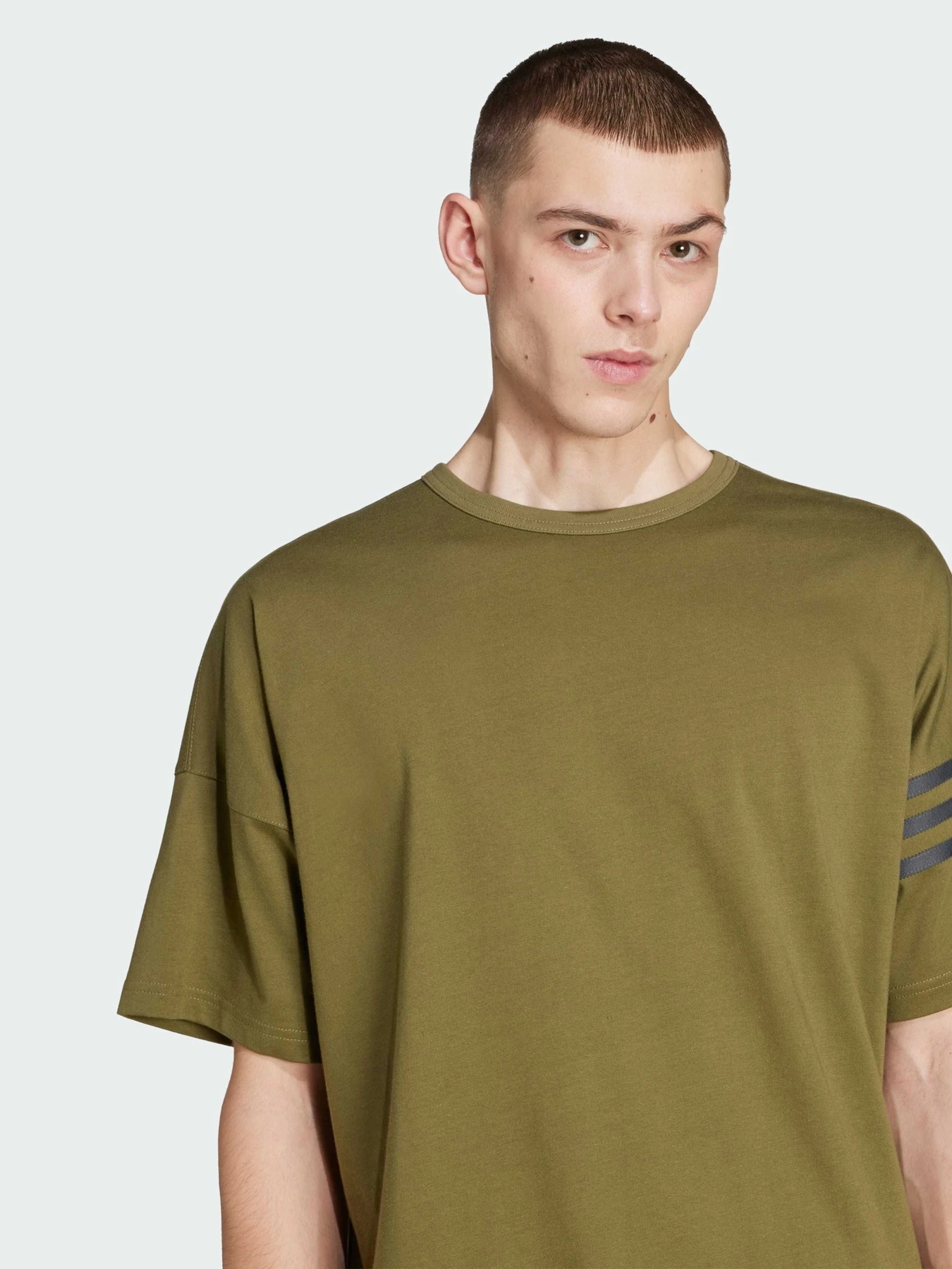 Футболки і поло Adidas Adicolor модель HZ3697 Футболки і поло Adidas Adicolor модель HZ3697 Фото