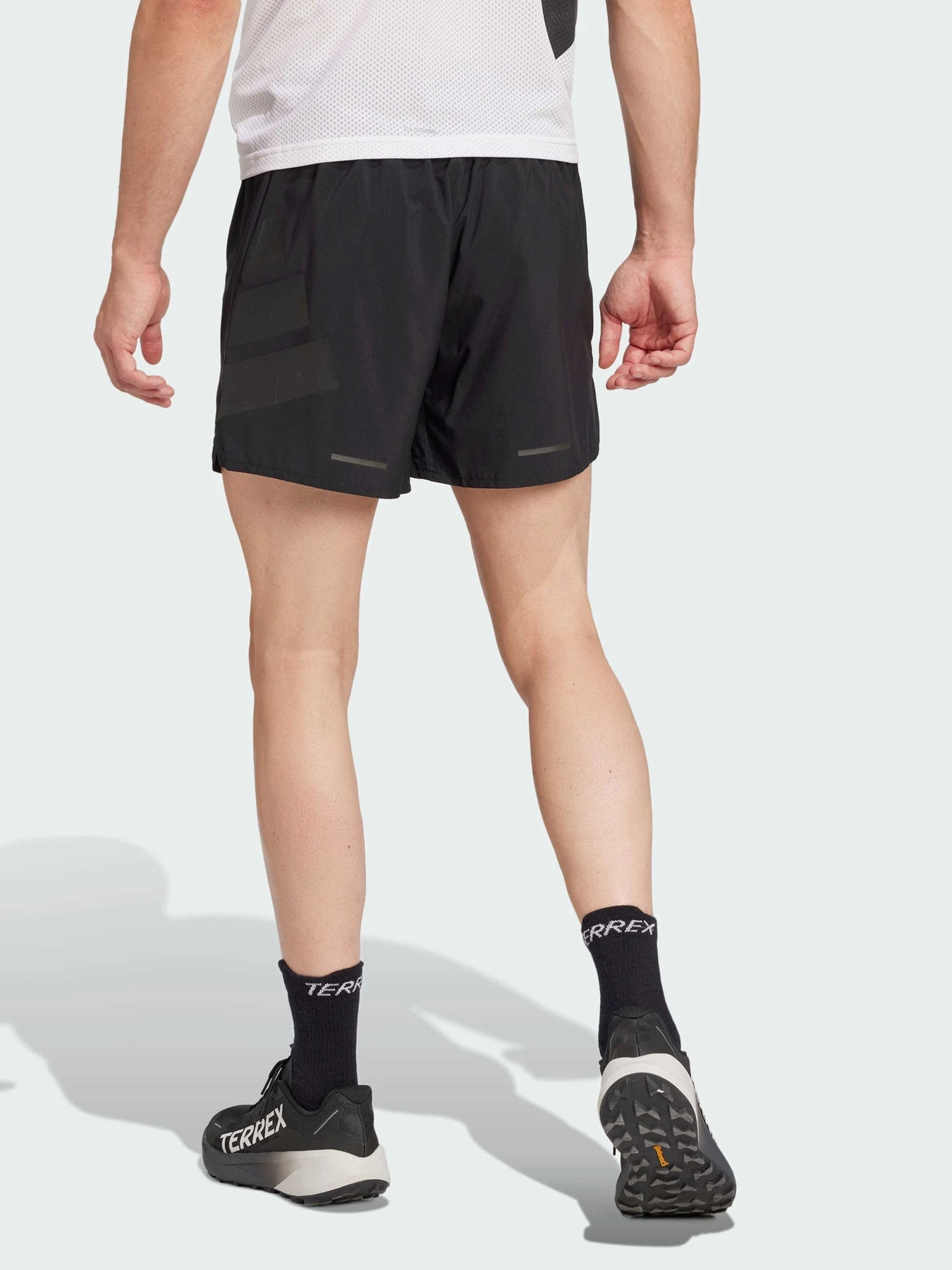 Шорты Adidas модель JE9433 Шорты Adidas модель JE9433 Фото