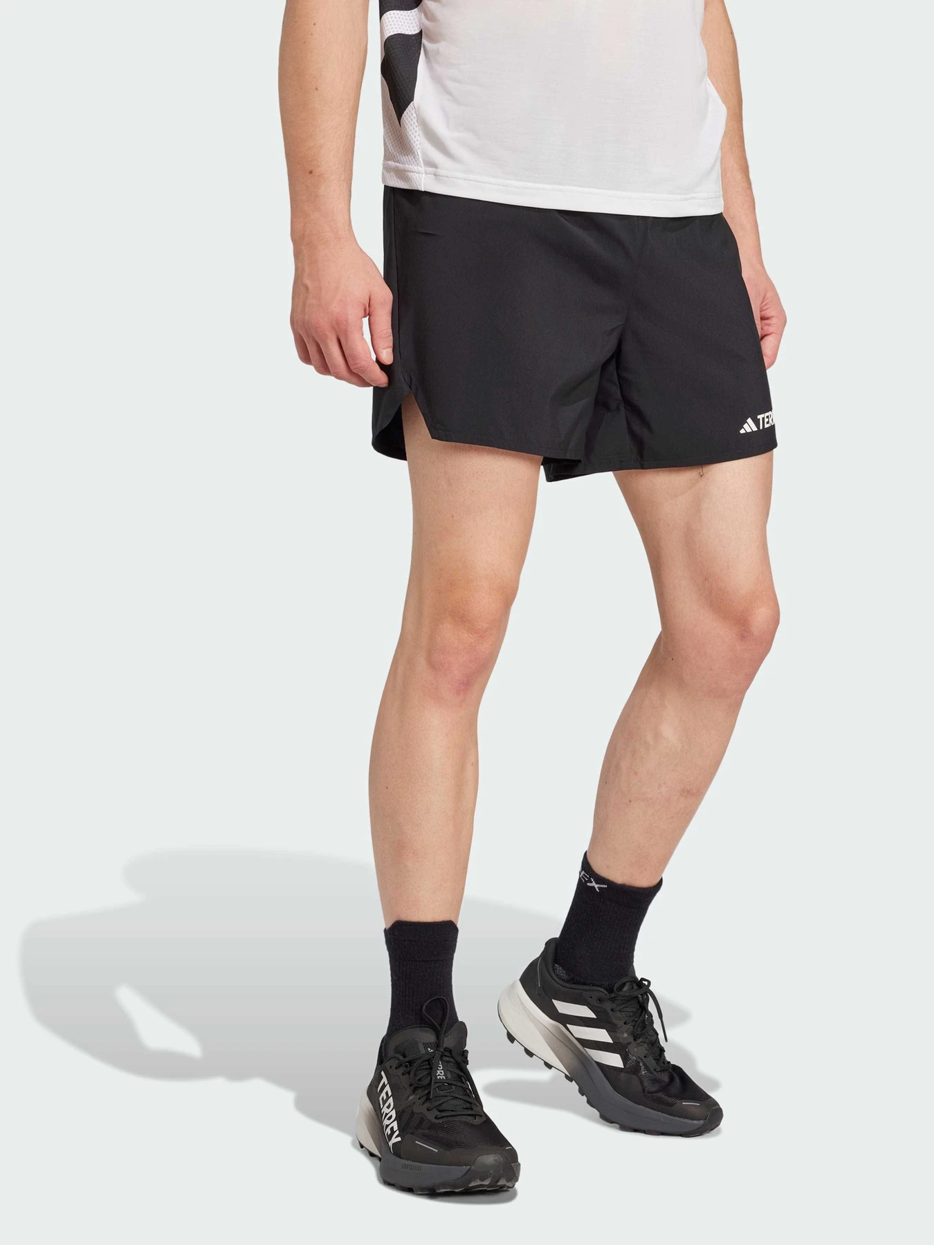 Шорты Adidas модель JE9433 Шорты Adidas модель JE9433 Фото