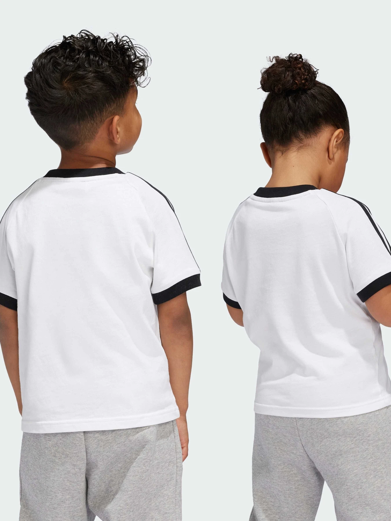 Футболки і поло Adidas Adicolor модель JE0517 Футболки і поло Adidas Adicolor модель JE0517 Фото