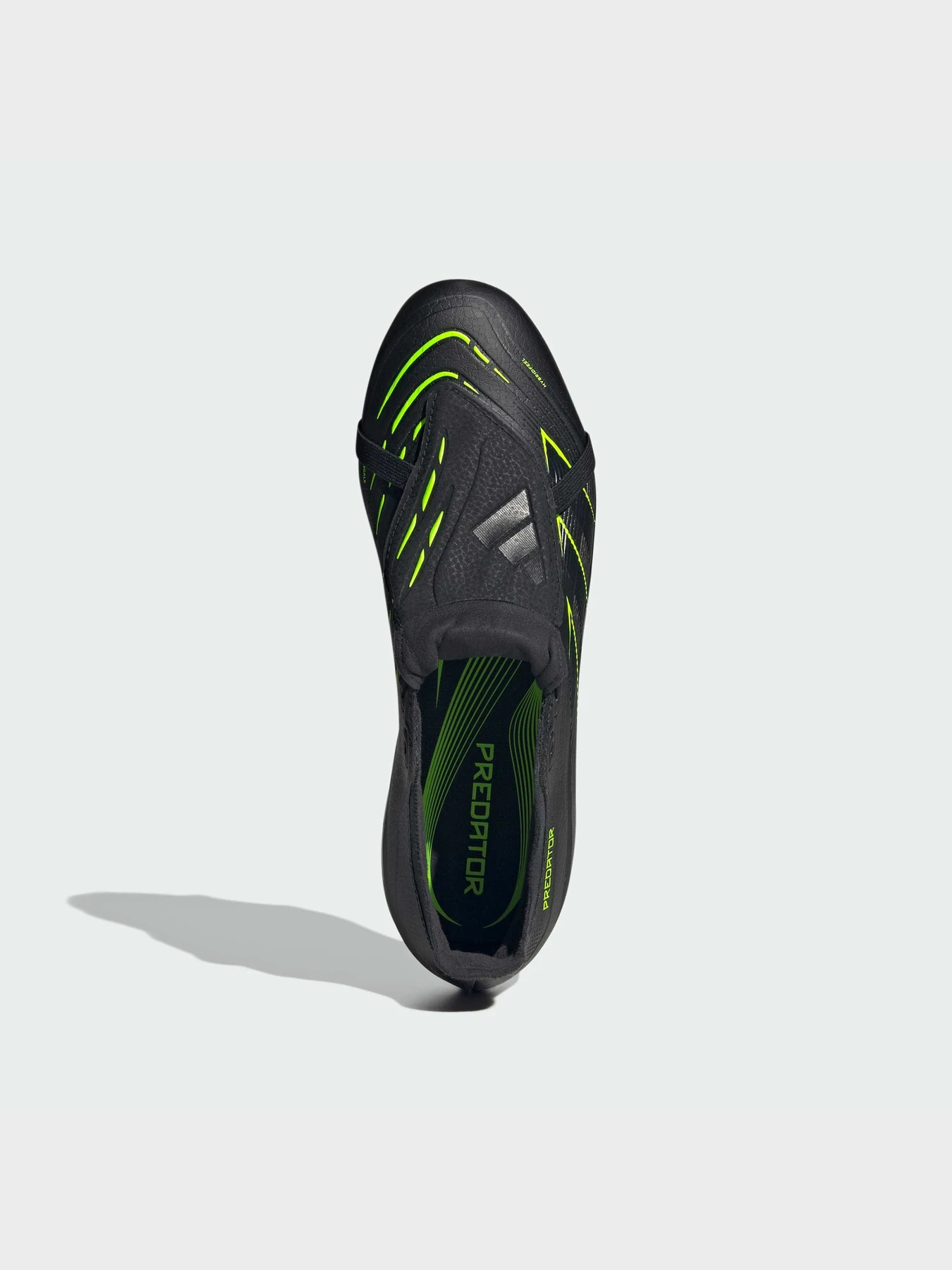 Кроссовки Adidas Predator модель JI1110 Кроссовки Adidas Predator модель JI1110 Фото