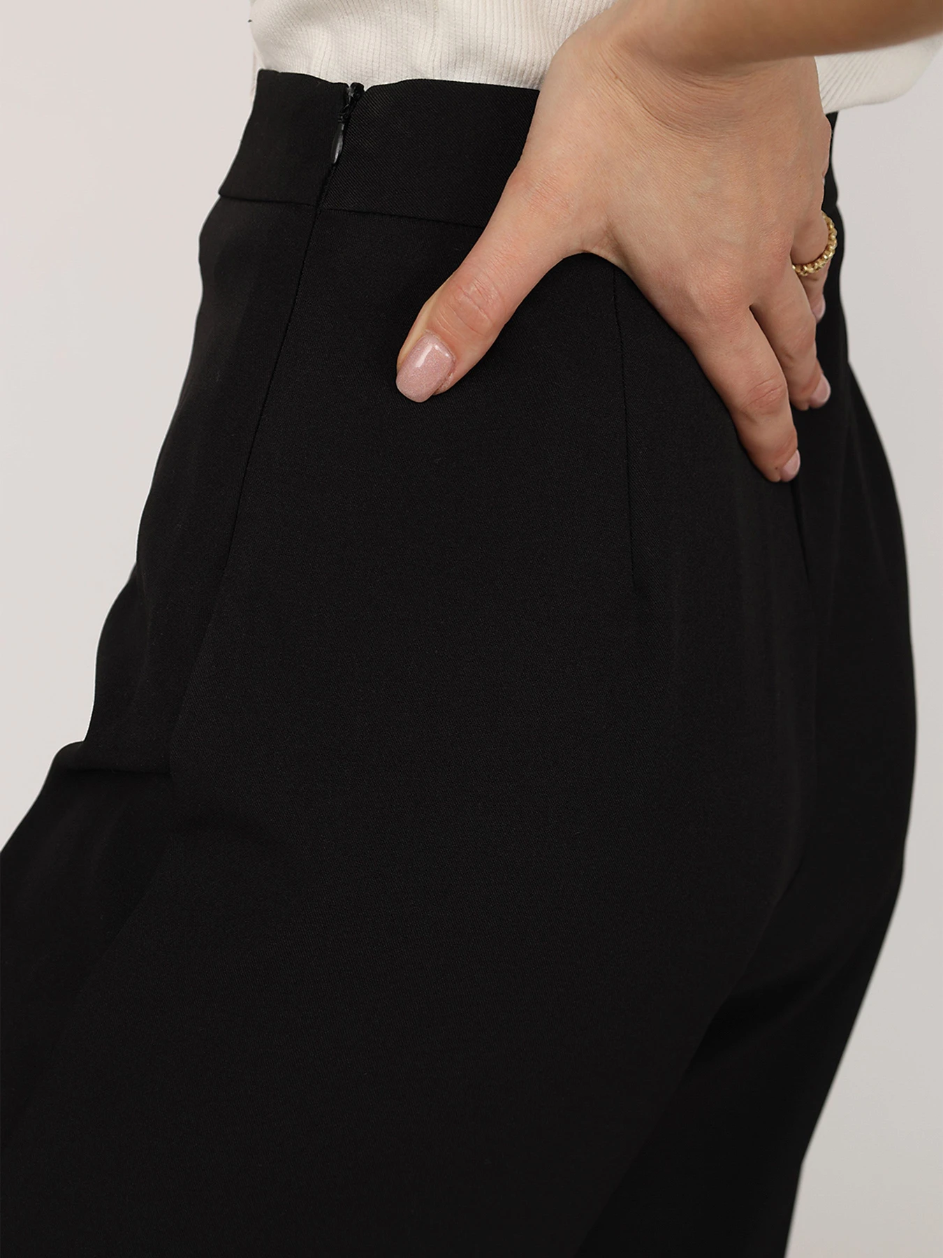 Брюки YUKI модель ЦБ-00273600 Брюки YUKI модель ЦБ-00273600 Фото