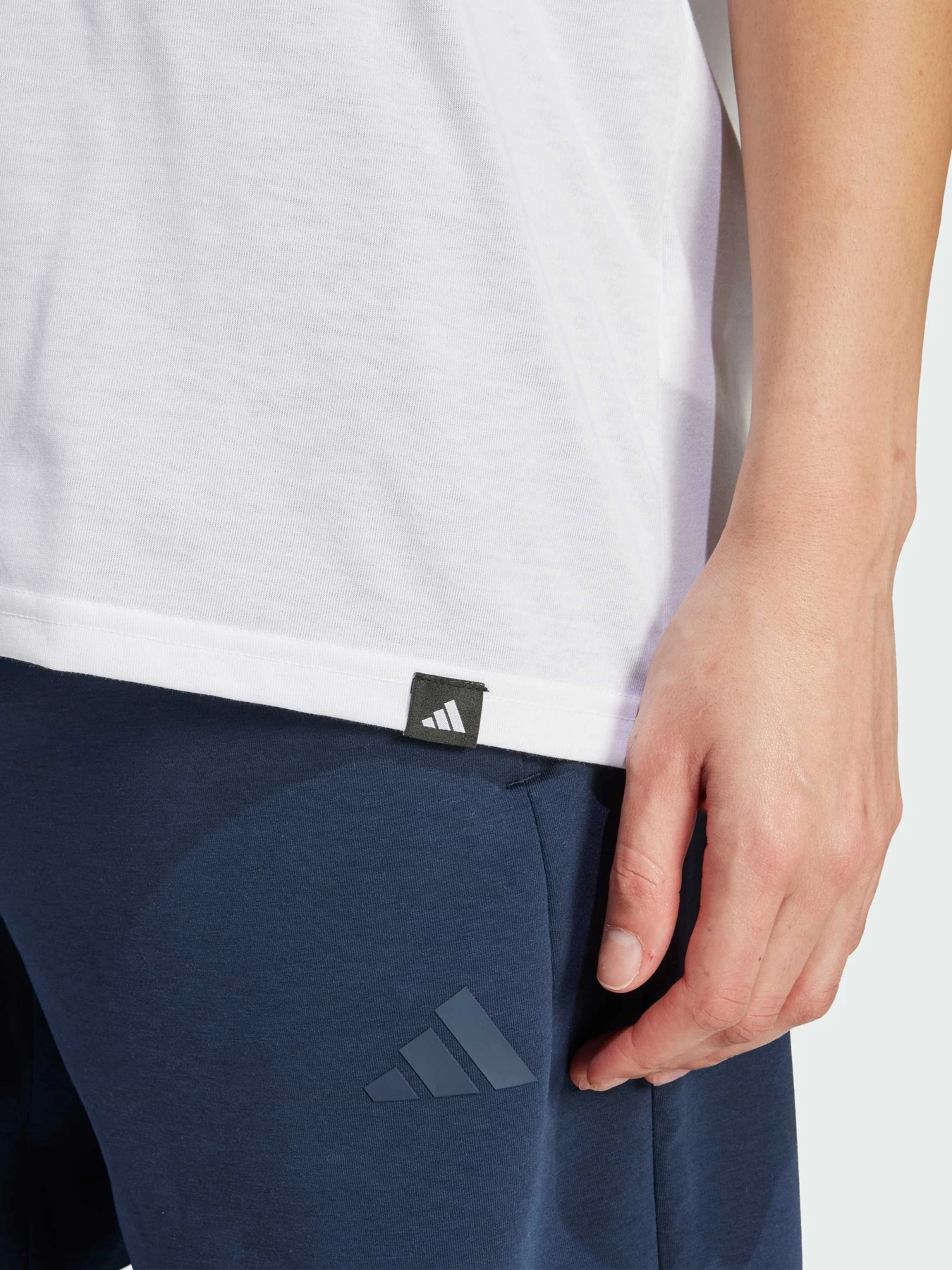 Футболки и поло Adidas модель JM8982 Футболки и поло Adidas модель JM8982 Фото