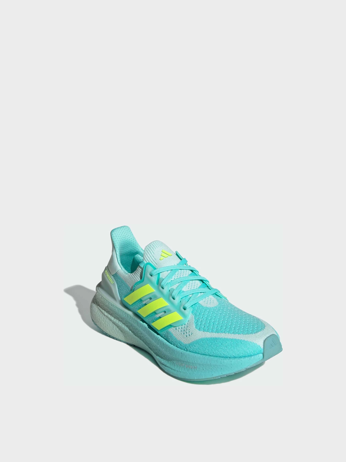 Кроссовки Adidas Ultraboost модель JQ2911 Фото