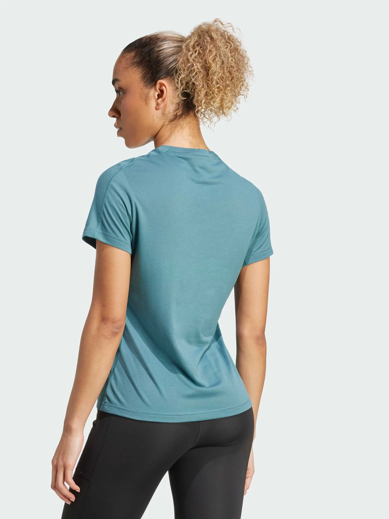 Футболки и поло Adidas модель JY4571 Футболки и поло Adidas модель JY4571 Фото