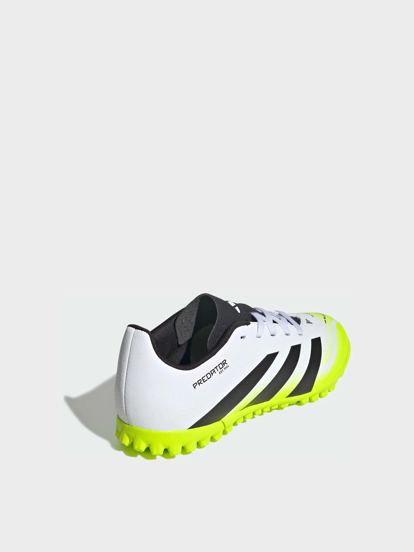 Кроссовки Adidas Predator модель JH8862 Кроссовки Adidas Predator модель JH8862 Фото