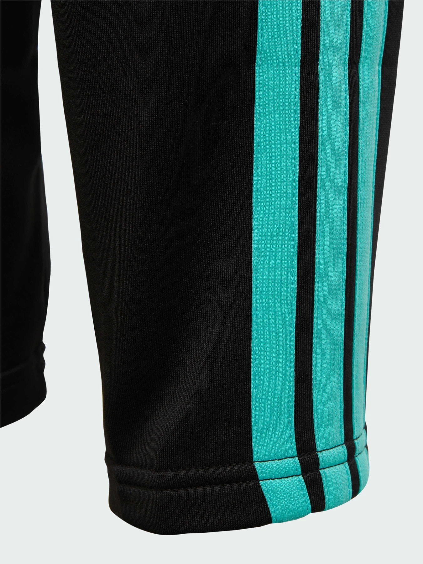 Брюки Adidas модель JV5431 Брюки Adidas модель JV5431 Фото