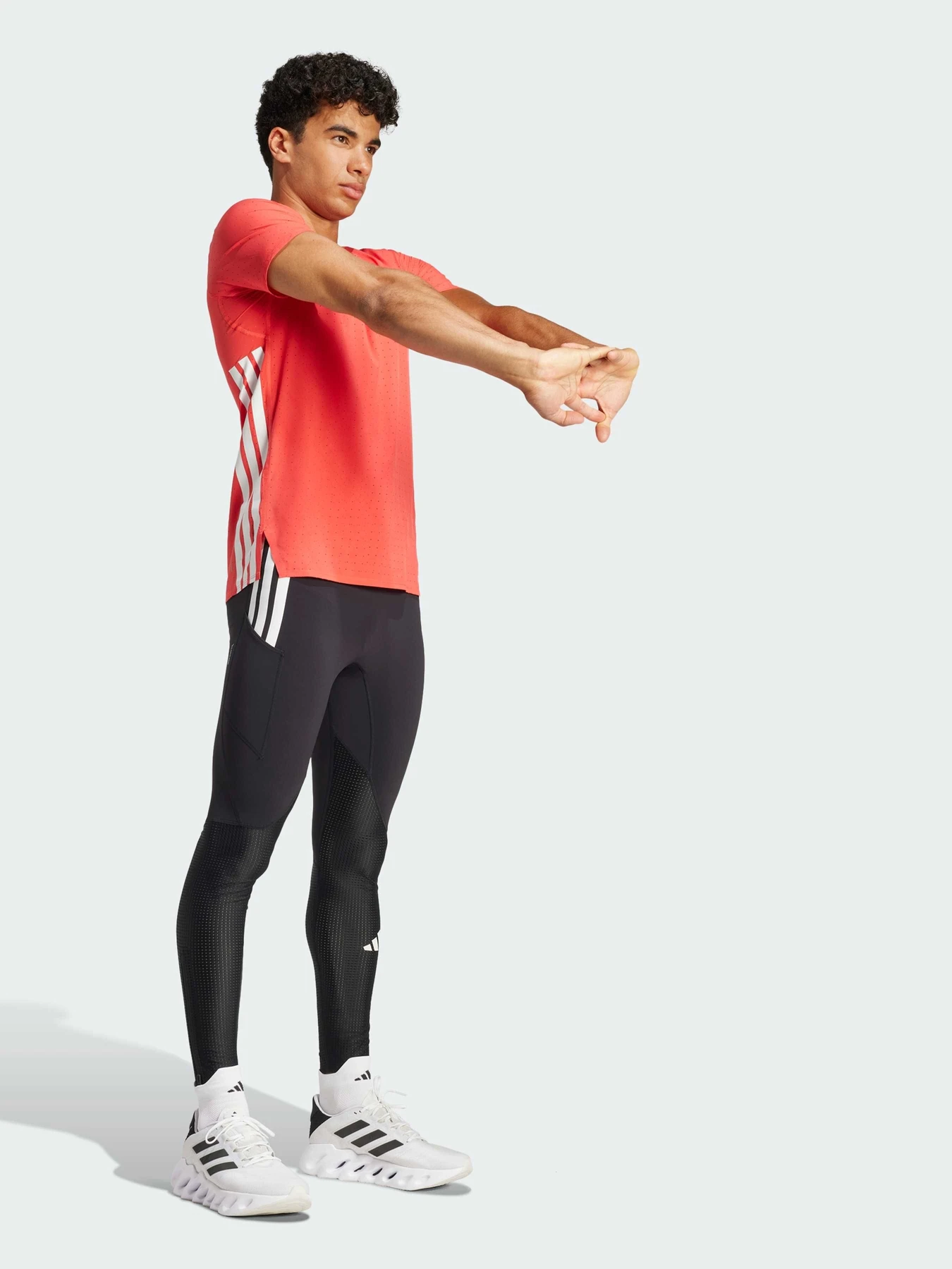 Брюки Adidas adizero модель IX8984 Брюки Adidas adizero модель IX8984 Фото