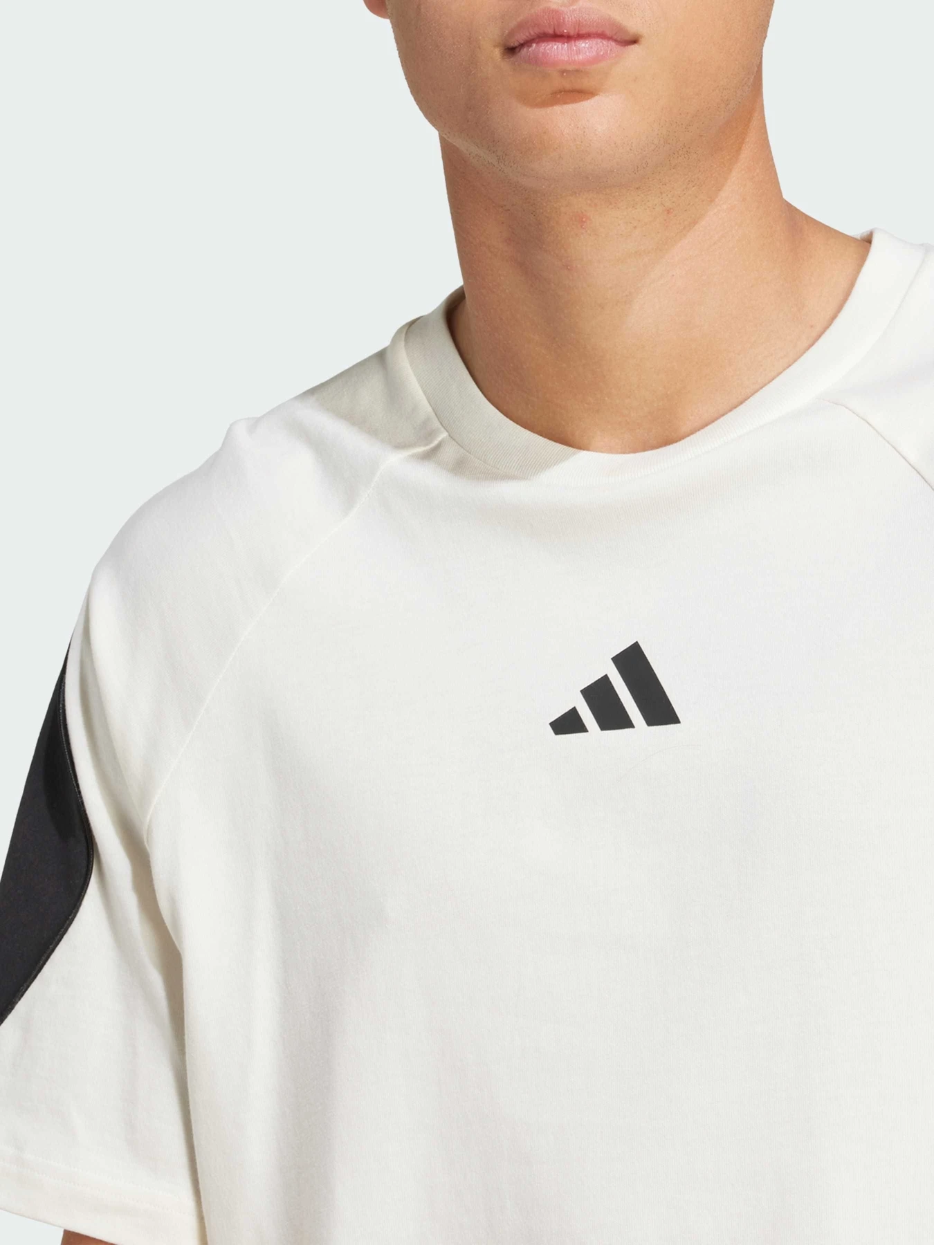 Футболки и поло Adidas модель JX5640 Футболки и поло Adidas модель JX5640 Фото