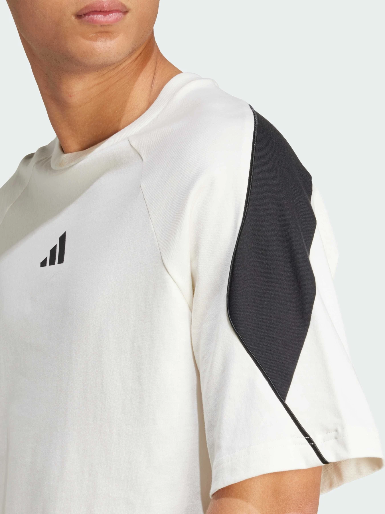 Футболки и поло Adidas модель JX5640 Футболки и поло Adidas модель JX5640 Фото
