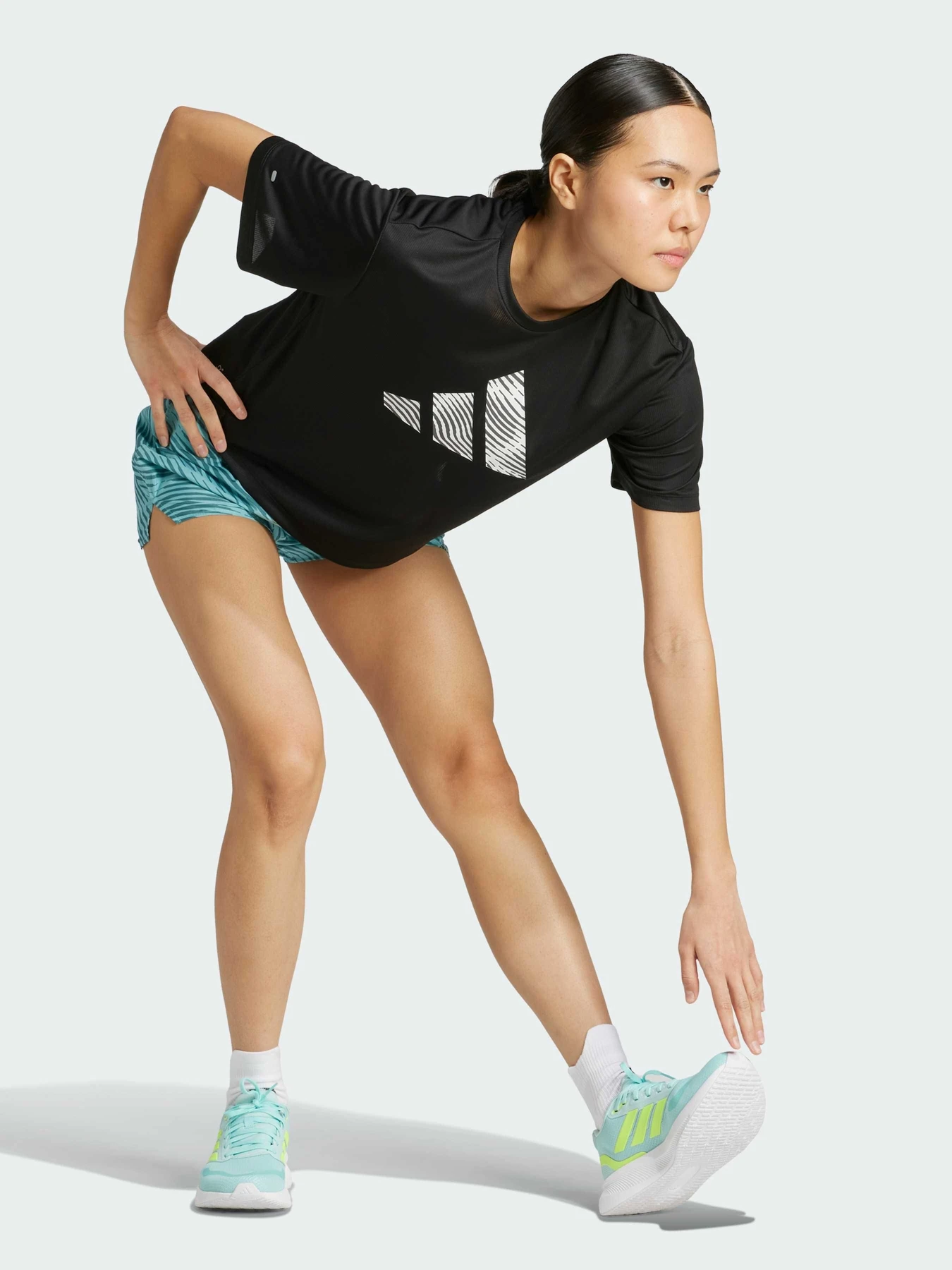 Шорты Adidas модель JN6142 Шорты Adidas модель JN6142 Фото