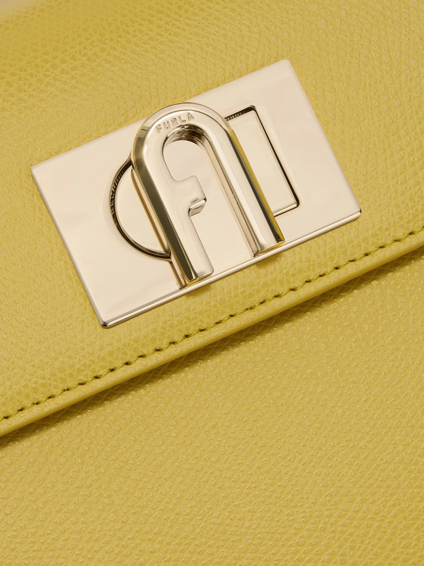 Сумки Furla модель WB00109ARE000HY0009107 Фото