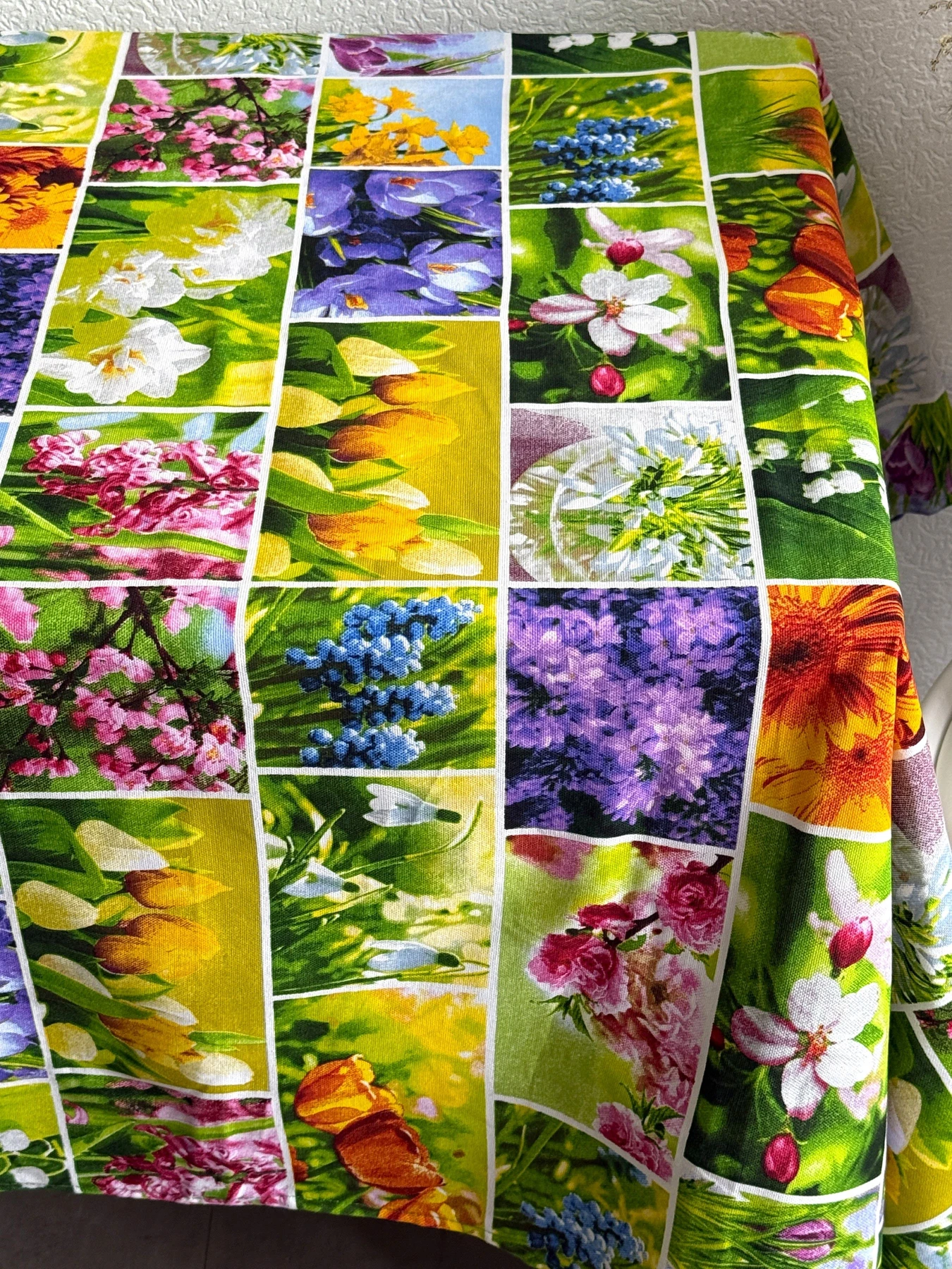 Скатертина бавовняна з першими весняними квітами Ecotton модель 24621 Скатертина бавовняна з першими весняними квітами Ecotton модель 24621 Фото