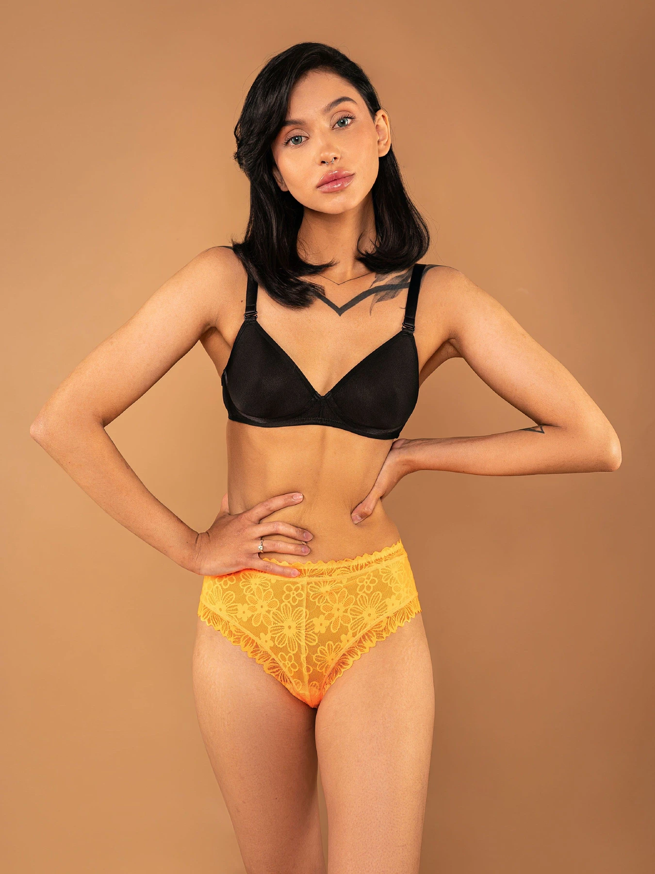 Нижнее белье Brabrabra Мереживки модель SLZ27802003_mango.black Фото