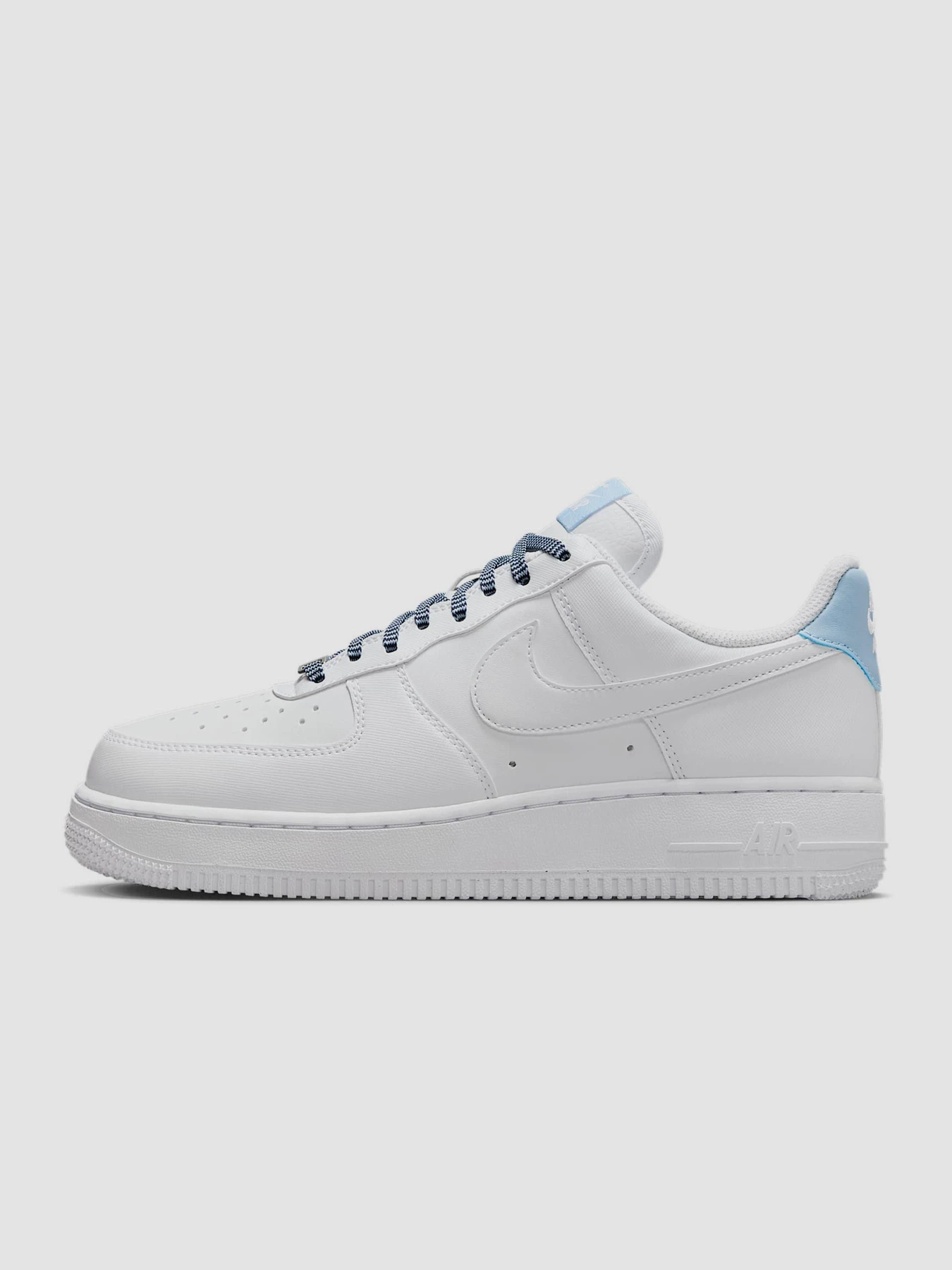 Кроссовки NIKE Air Force 1 '07 модель IB7167-101 Кроссовки NIKE Air Force 1 '07 модель IB7167-101 Фото