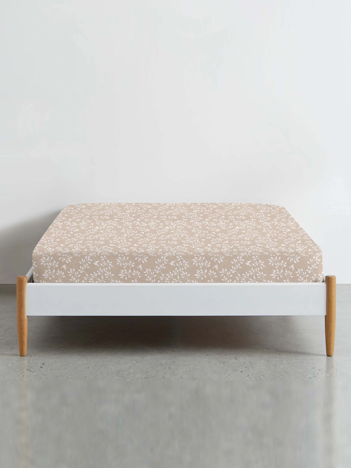 Простынь на резинке ранфорс FLORET Cosas модель BirdsFoliageBeige_120 Простынь на резинке ранфорс FLORET Cosas модель BirdsFoliageBeige_120 Фото