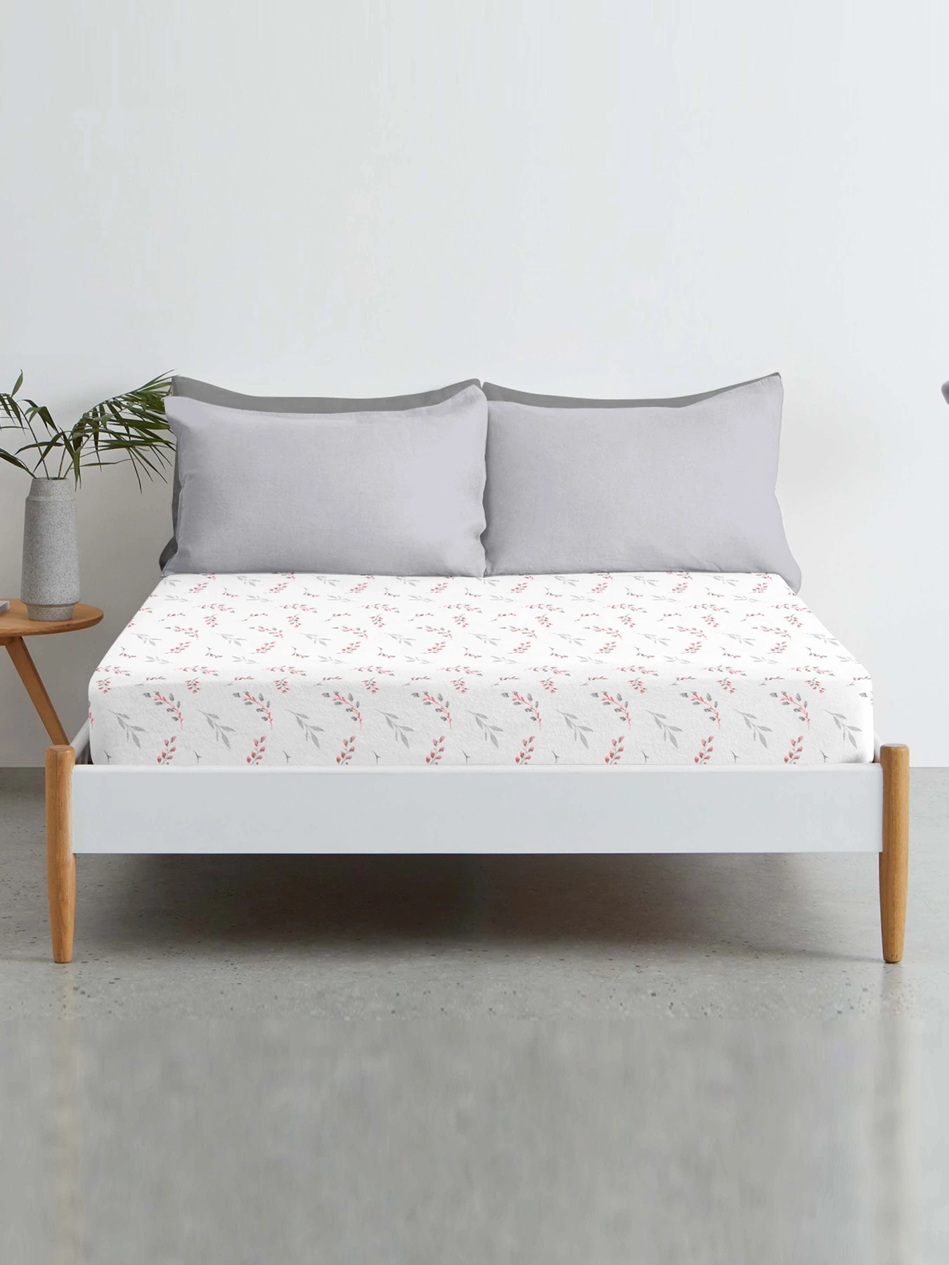 Простирадло на резинці фланель PINE BRANCHLETS Cosas модель Flannel_BudRoseGray_60x120x12 Простирадло на резинці фланель PINE BRANCHLETS Cosas модель Flannel_BudRoseGray_60x120x12 Фото