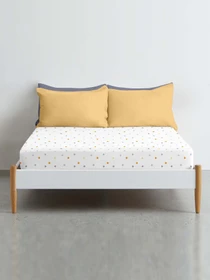 Простынь на резинке ранфорс LOVE Cosas модель LoveStarGreyYellow_120 Фото