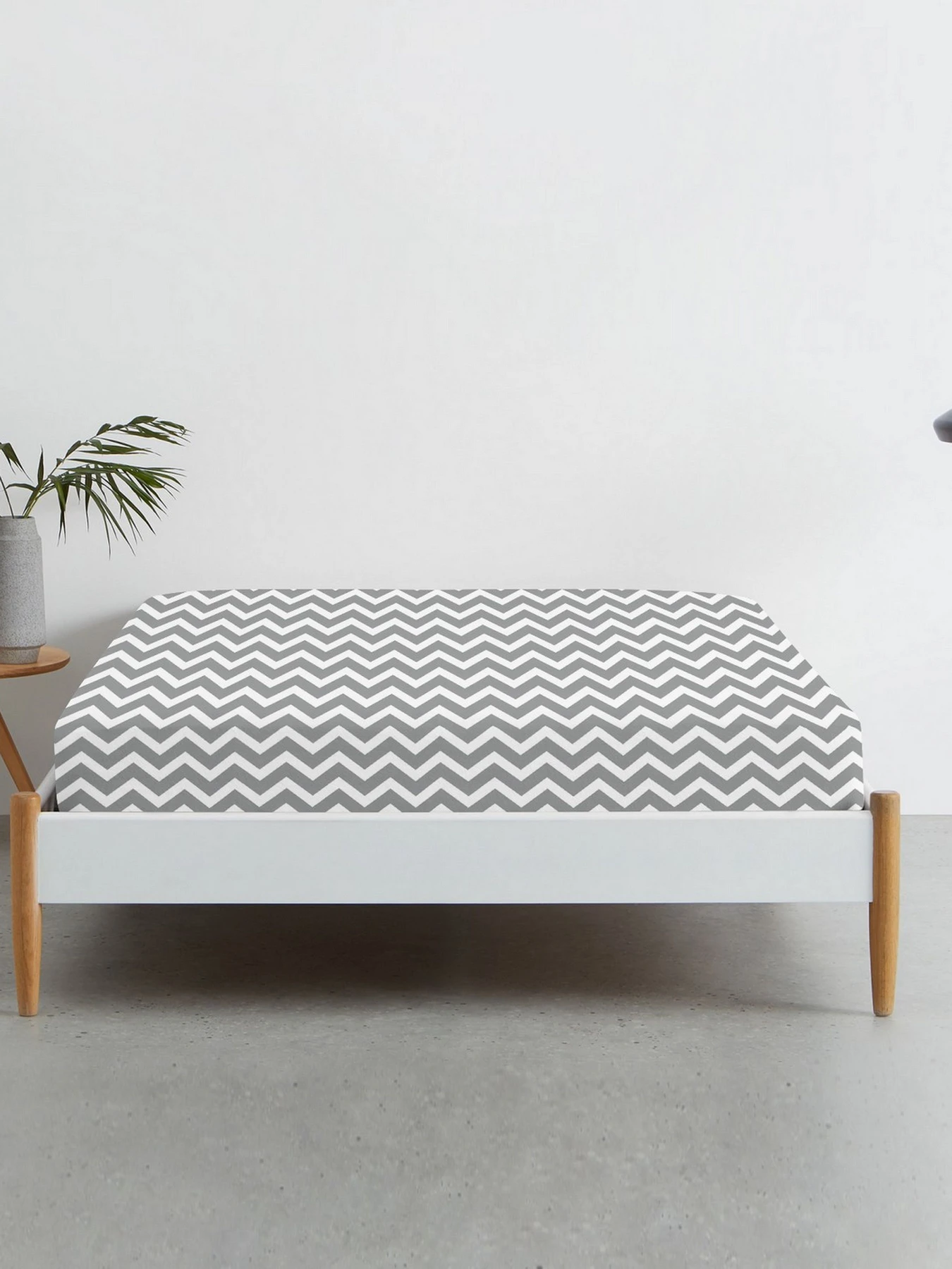 Простынь на резинке ранфорс GREY ZIGZAG Cosas модель ZigGrey_100x200x20 Фото
