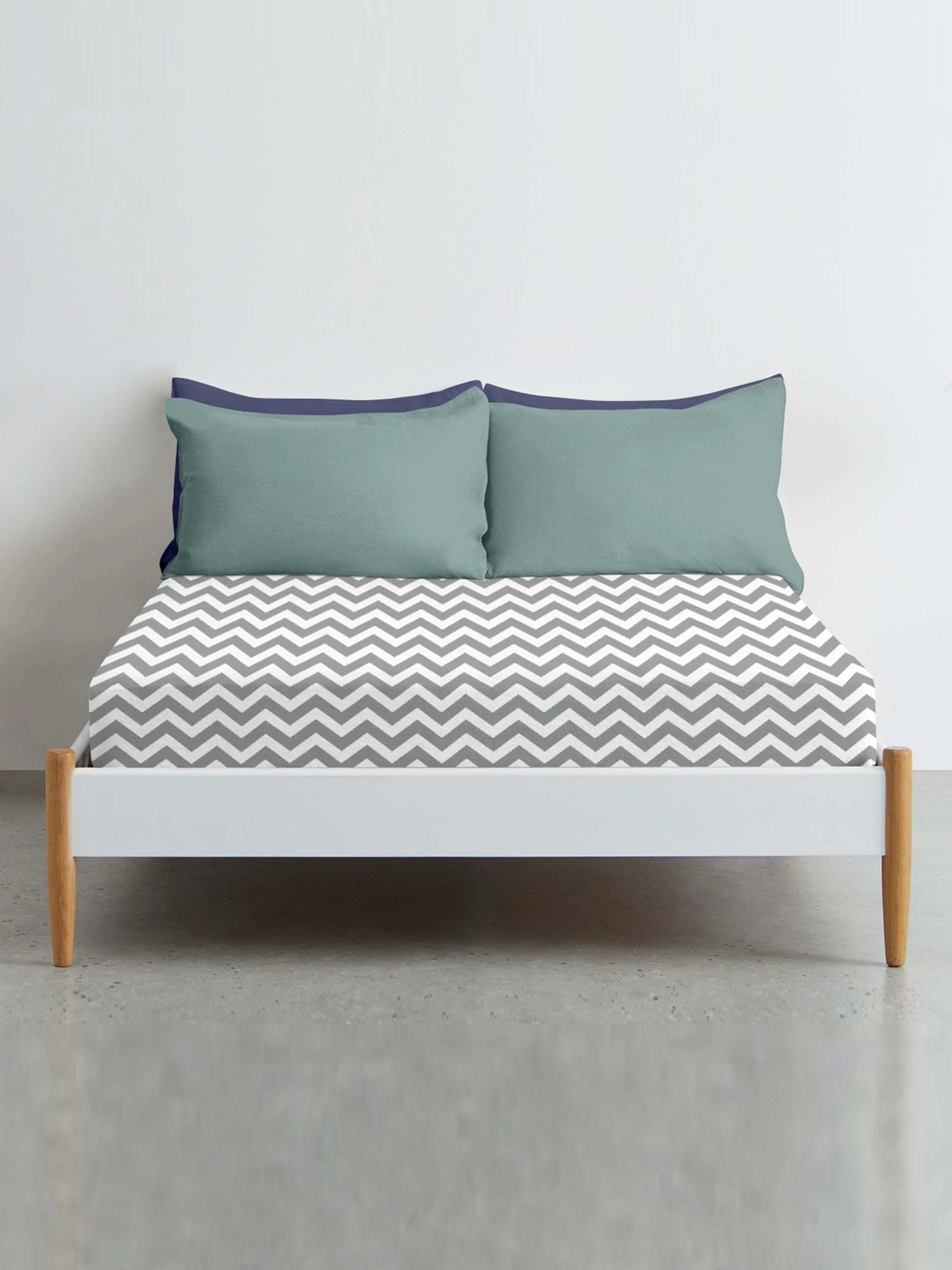 Простынь на резинке ранфорс GREY ZIGZAG Cosas модель ZigGrey_100x200x20 Фото