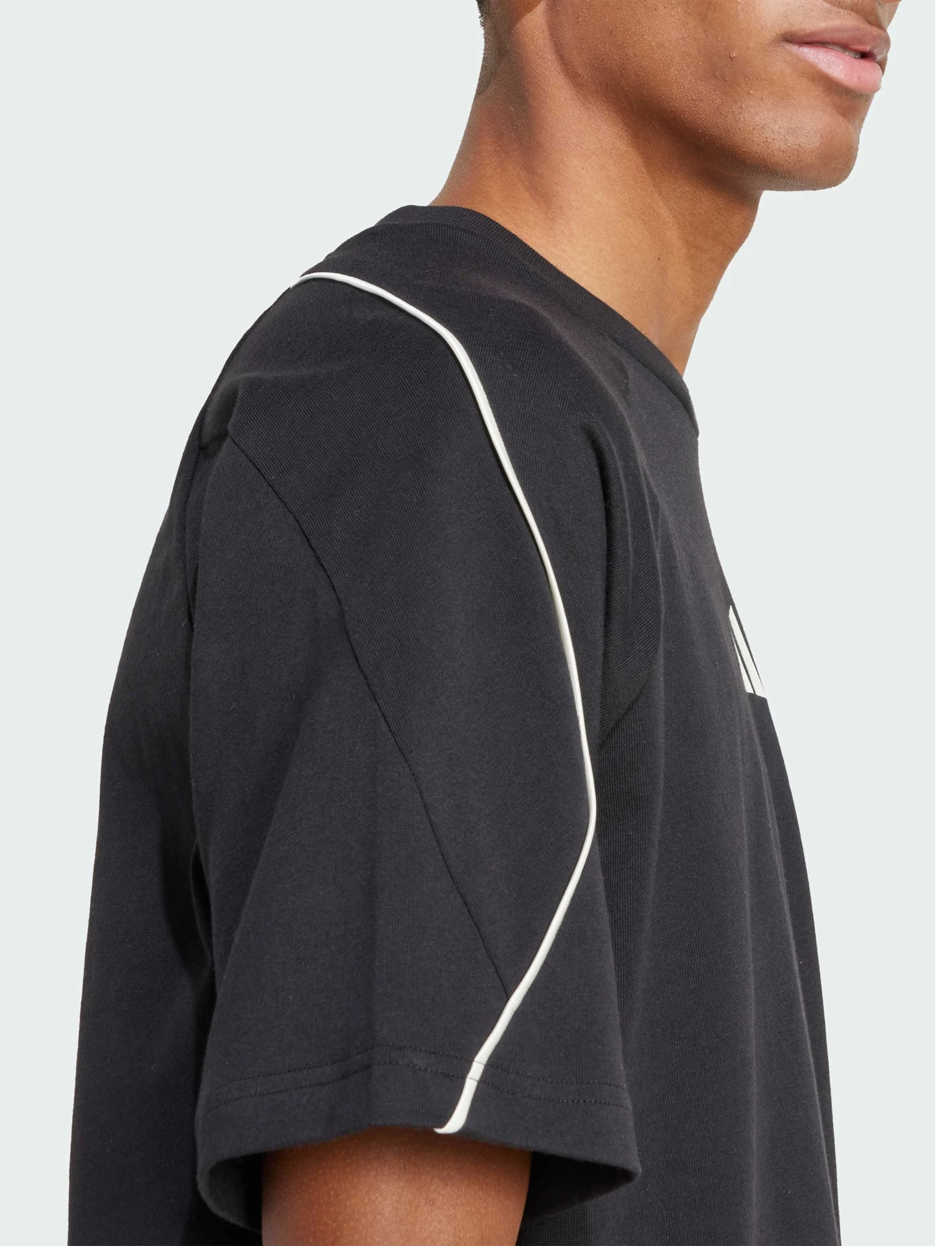 Футболки і поло Adidas модель JN1824 Футболки і поло Adidas модель JN1824 Фото