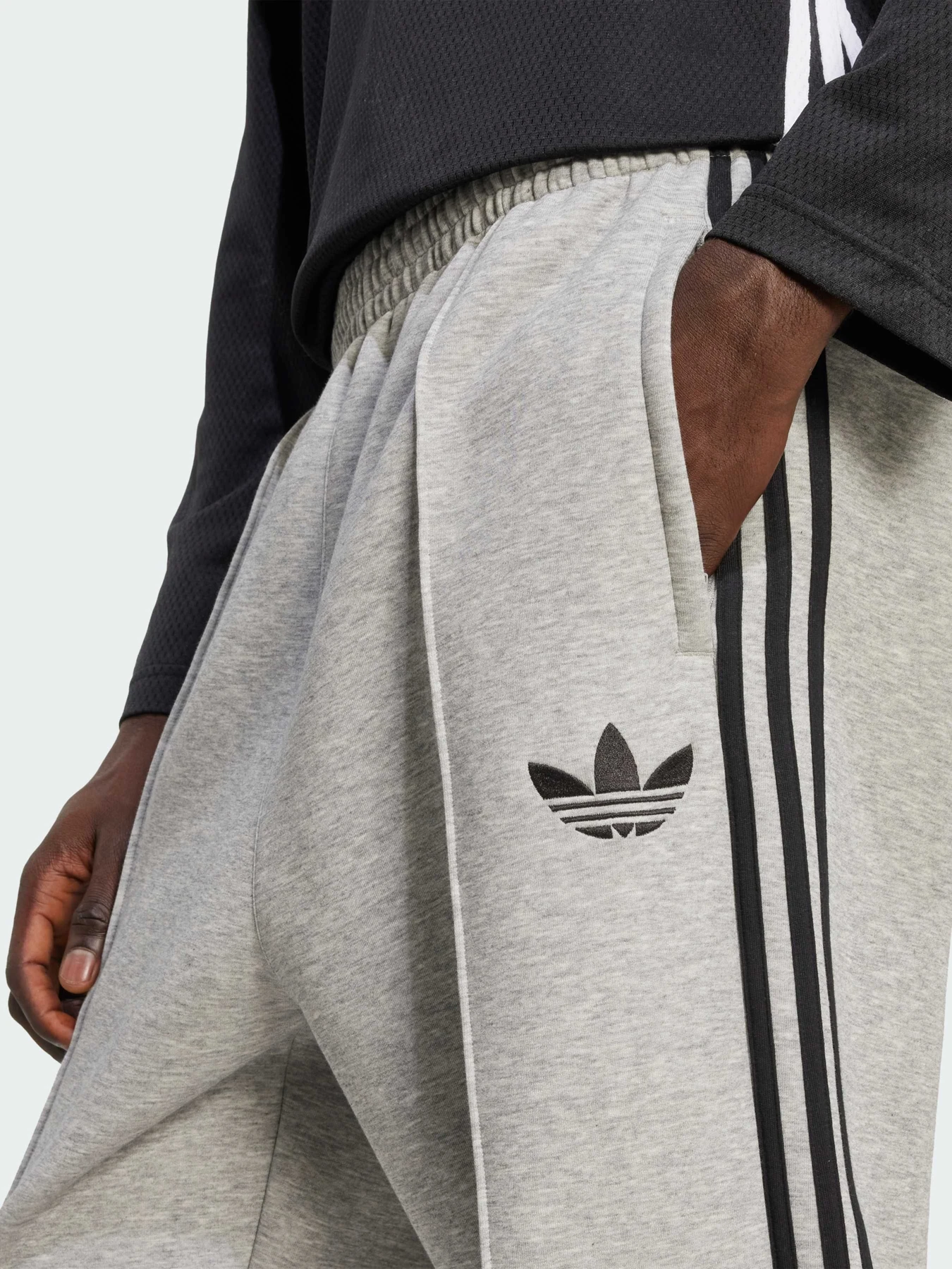 Брюки Adidas Adicolor модель JX1505 Брюки Adidas Adicolor модель JX1505 Фото