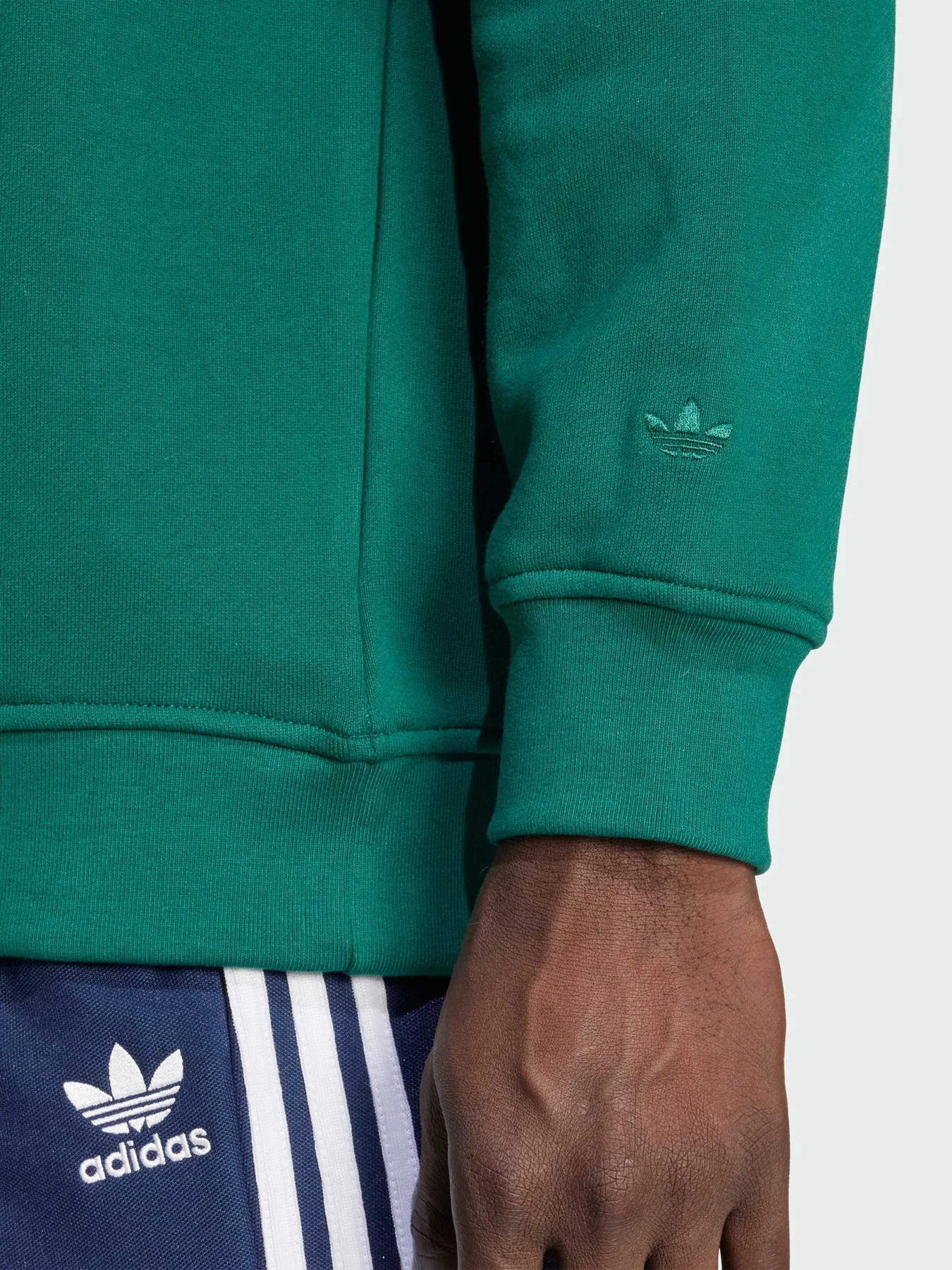 Худи и свитшоты Adidas Graphics модель JX8171 Фото