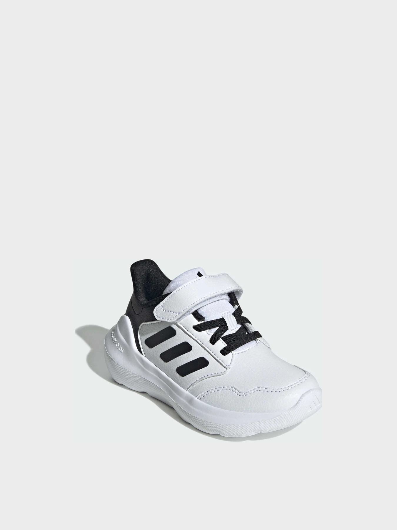 Кроссовки Adidas модель JH8606 Кроссовки Adidas модель JH8606 Фото