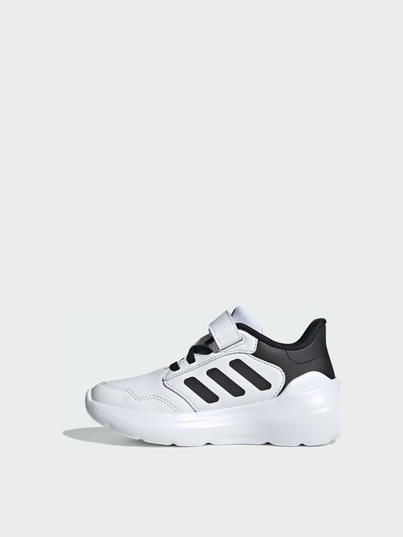 Кроссовки Adidas модель JH8606 Кроссовки Adidas модель JH8606 Фото