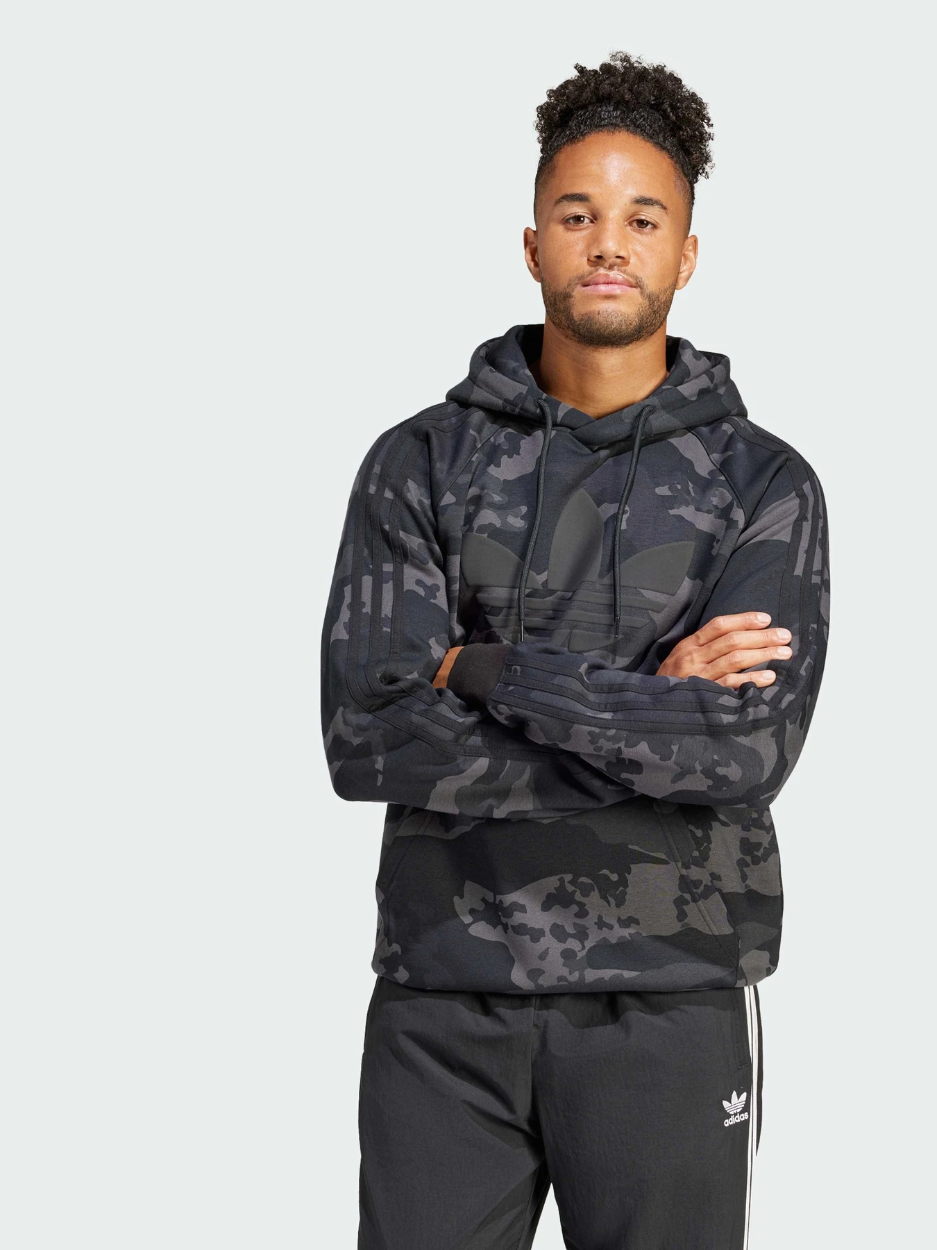 Худи и свитшоты Adidas Graphics модель IS2898 Худи и свитшоты Adidas Graphics модель IS2898 Фото