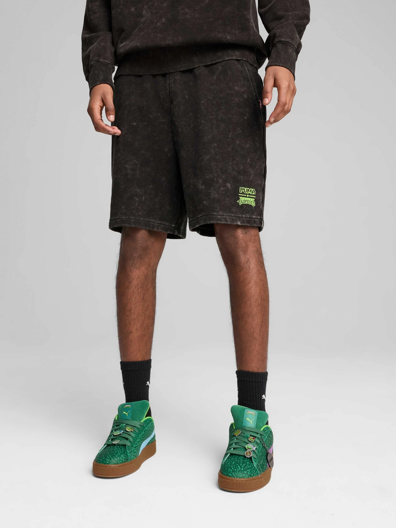Шорты PUMA x Tmnt Relaxed Shorts модель 630101 Шорты PUMA x Tmnt Relaxed Shorts модель 630101 Фото