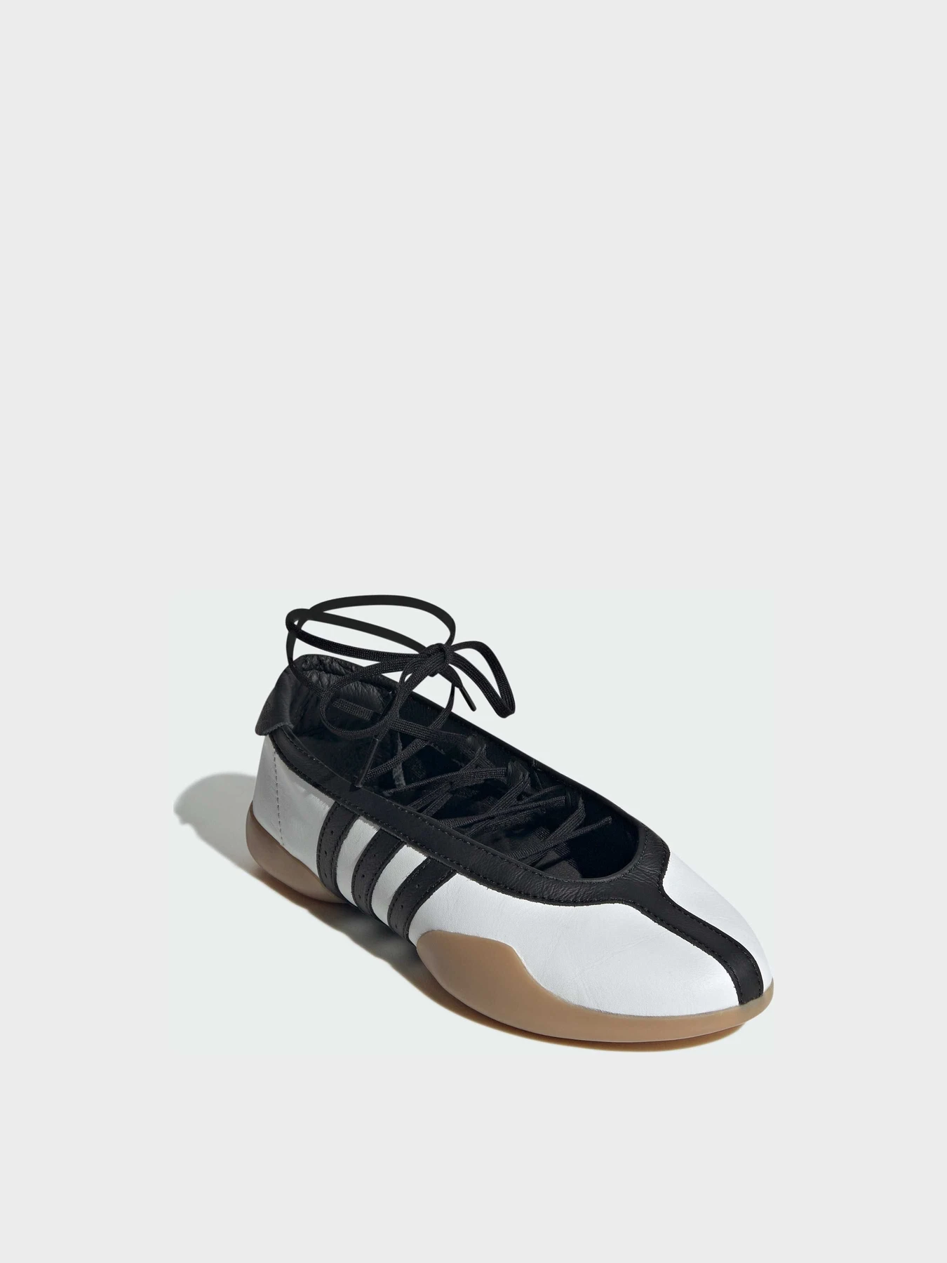 Туфли и лоферы Adidas модель JR7030 Фото