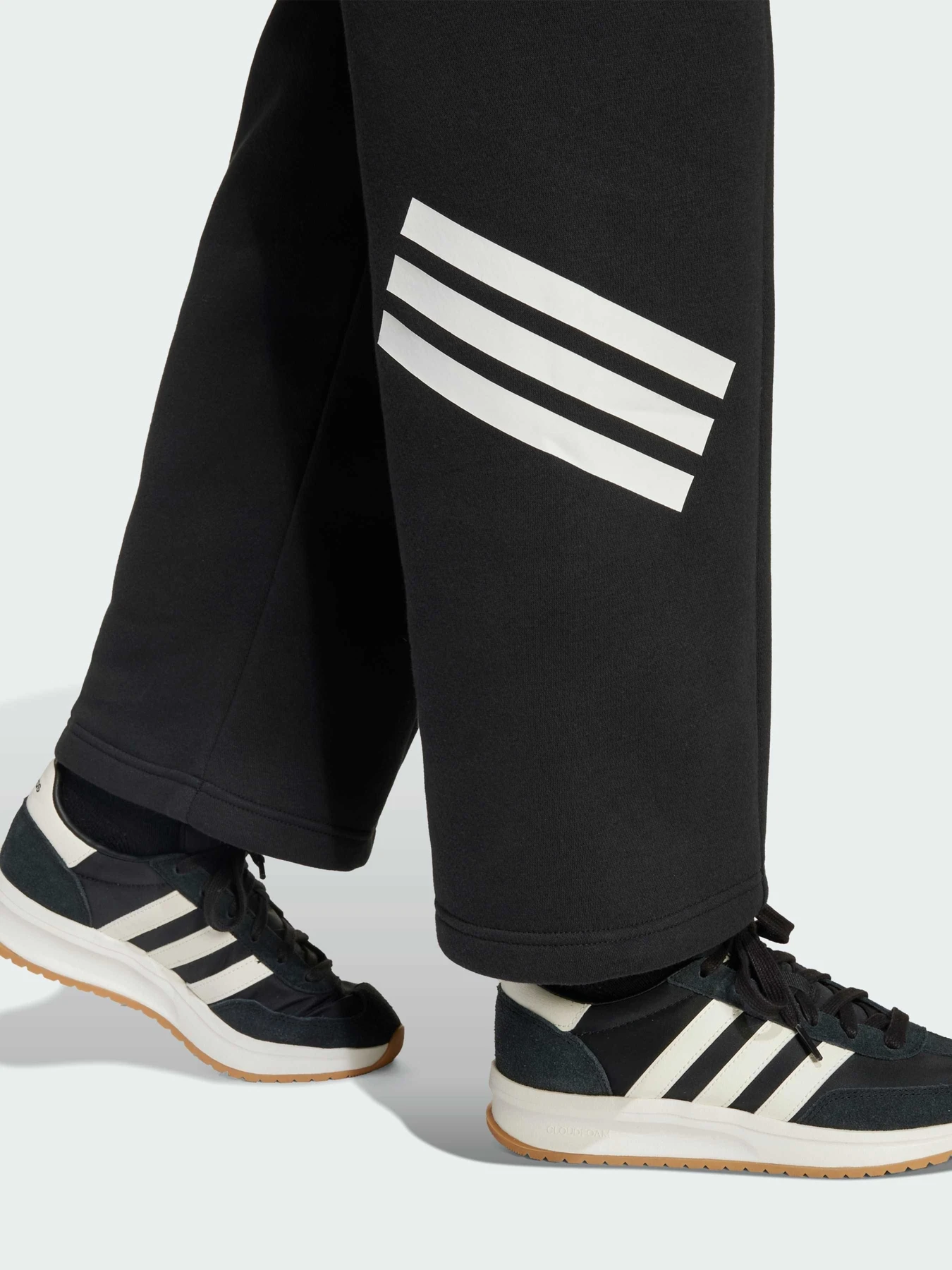 Брюки Adidas модель JW7544 Брюки Adidas модель JW7544 Фото