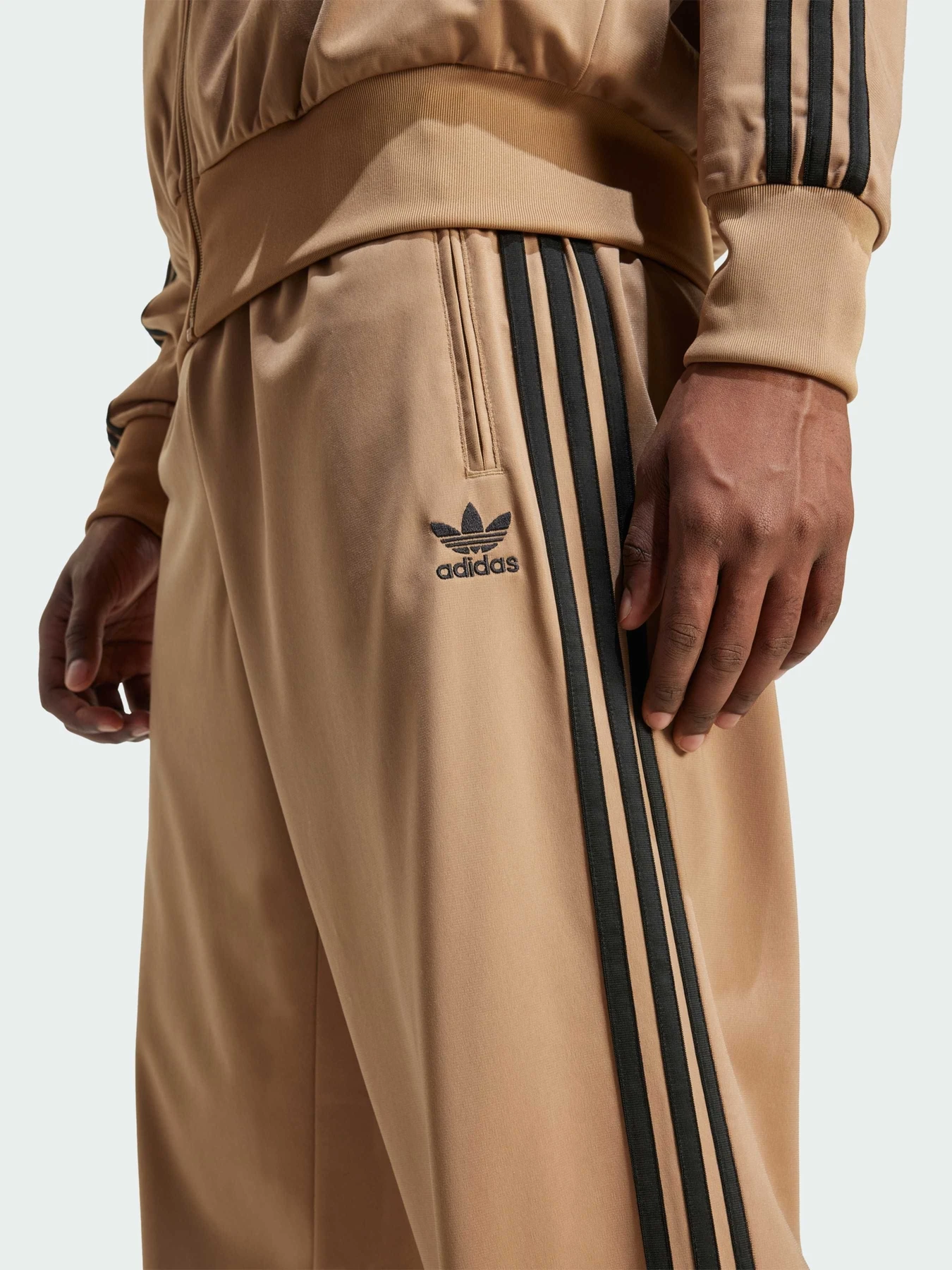 Брюки Adidas модель JY6369 Брюки Adidas модель JY6369 Фото