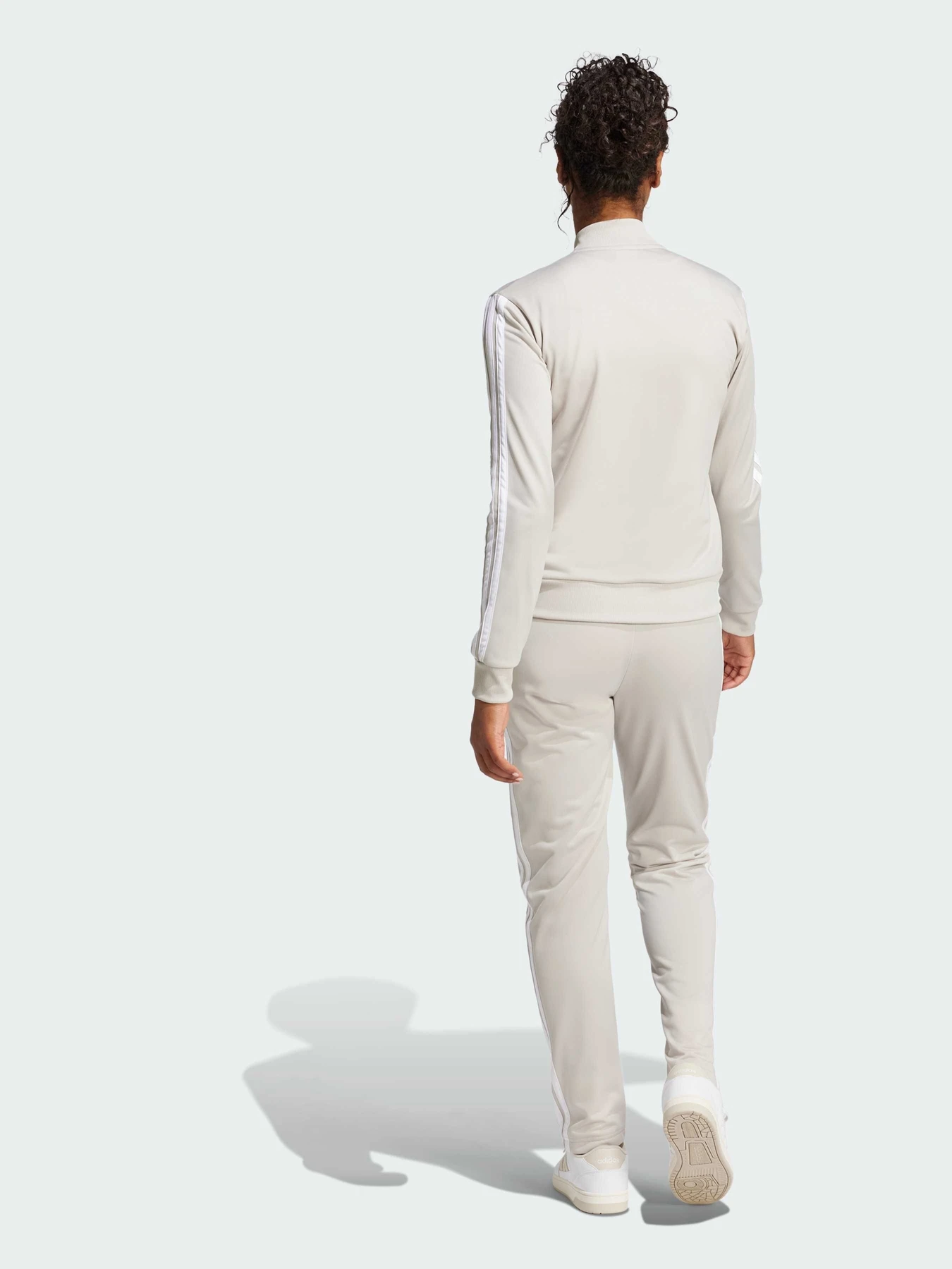 Костюмы Adidas модель JD2686 Костюмы Adidas модель JD2686 Фото