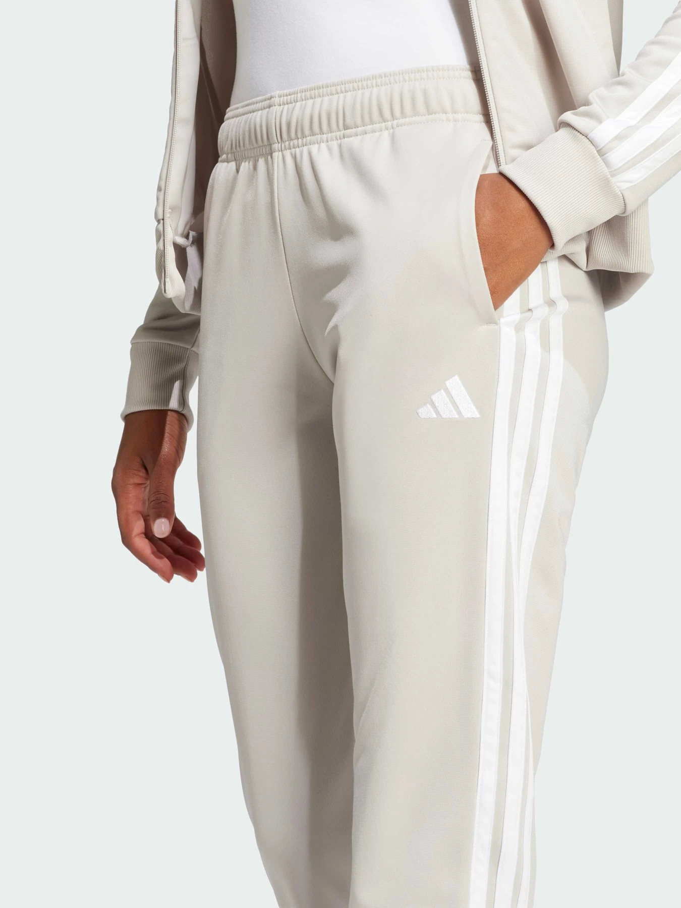 Костюмы Adidas модель JD2686 Костюмы Adidas модель JD2686 Фото