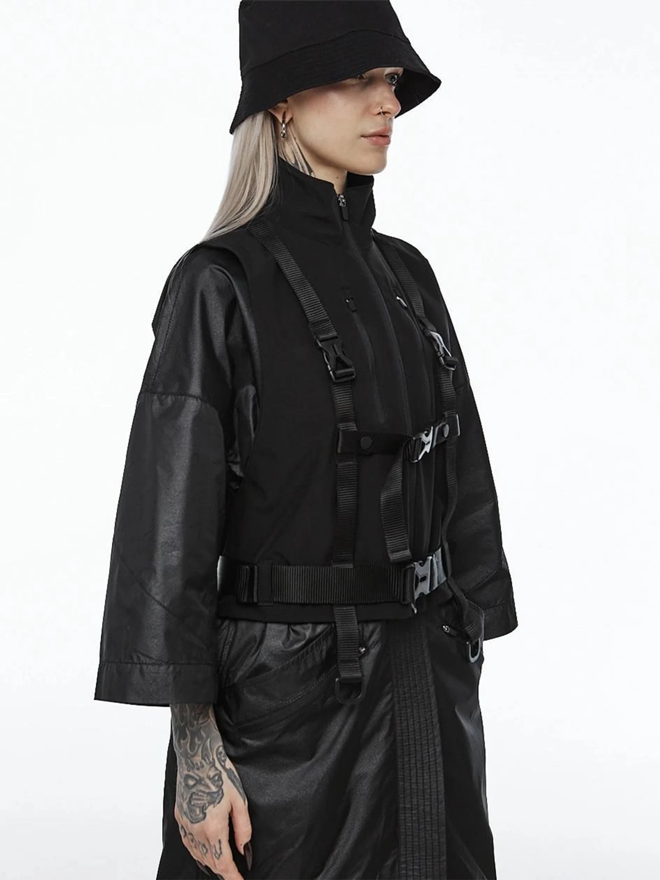 Куртки и дубленки TUR Жилет з ремінною системою Ітано модель 000015246 Куртки и дубленки TUR Жилет з ремінною системою Ітано модель 000015246 Фото
