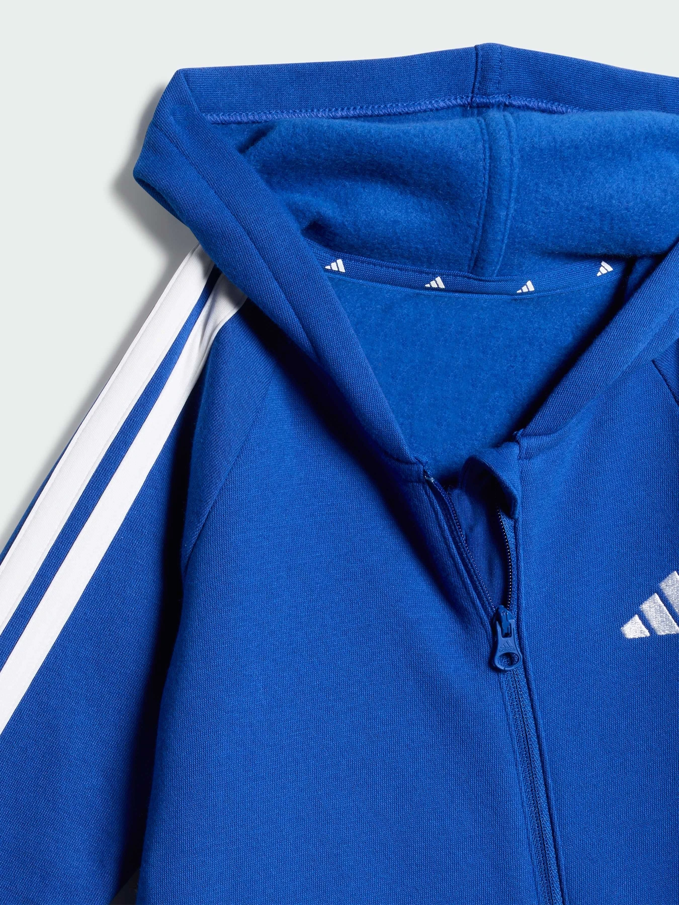 Комбинезоны Adidas модель JM0895 Комбинезоны Adidas модель JM0895 Фото