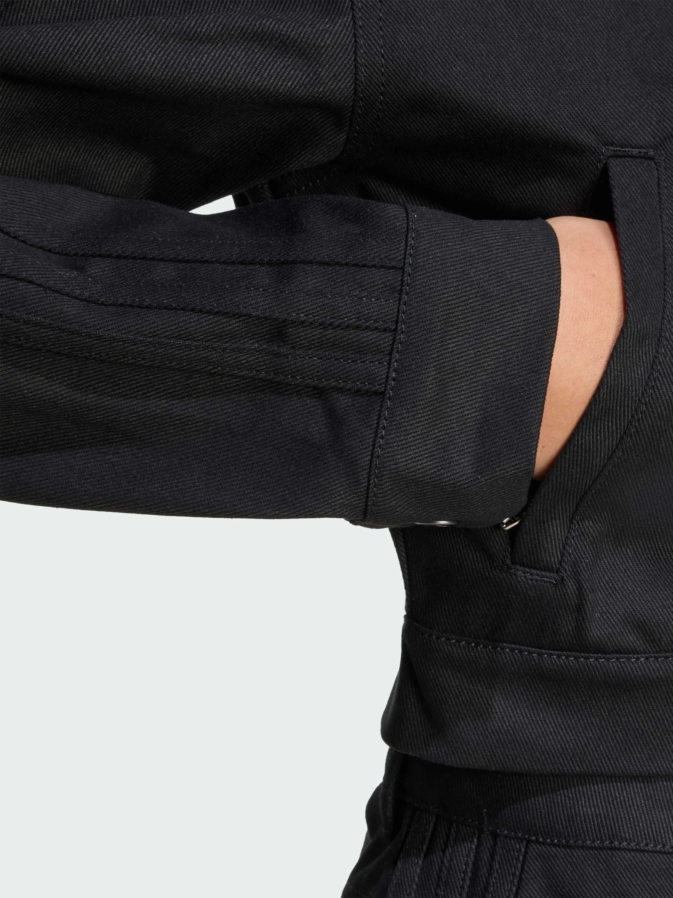 Куртки и дубленки Adidas модель JW7267 Куртки и дубленки Adidas модель JW7267 Фото