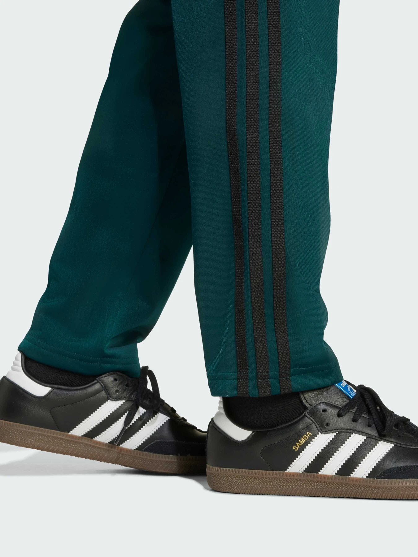 Брюки Adidas Adicolor модель JV8593 Брюки Adidas Adicolor модель JV8593 Фото