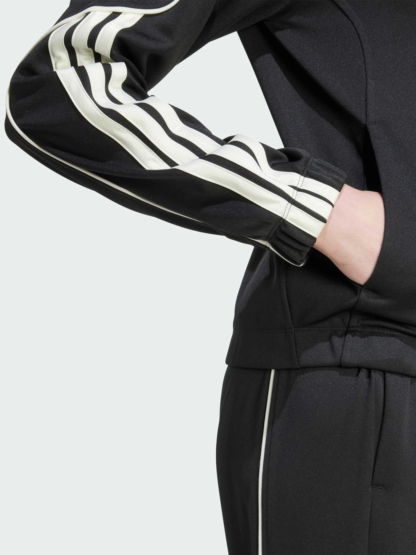Костюмы Adidas модель JX0471 Костюмы Adidas модель JX0471 Фото