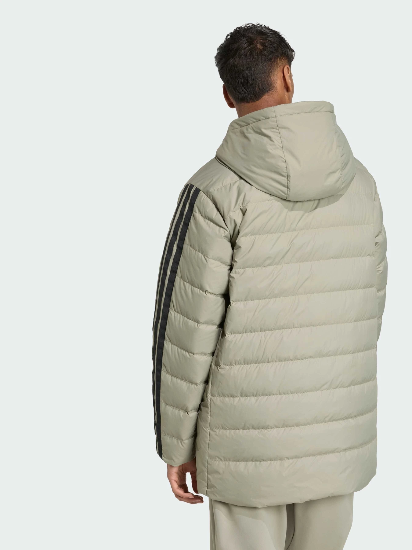 Куртки та дублянки Adidas модель JM4062 Фото