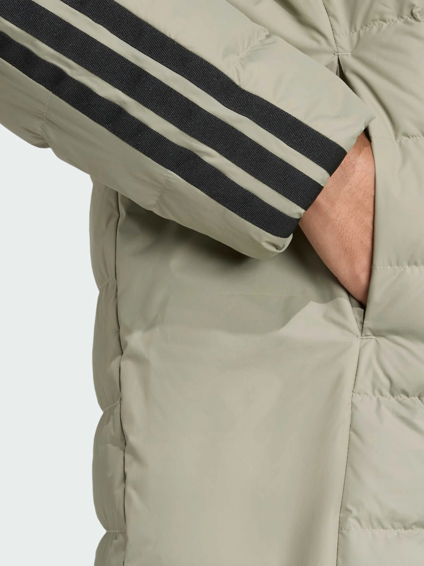 Куртки та дублянки Adidas модель JM4062 Фото