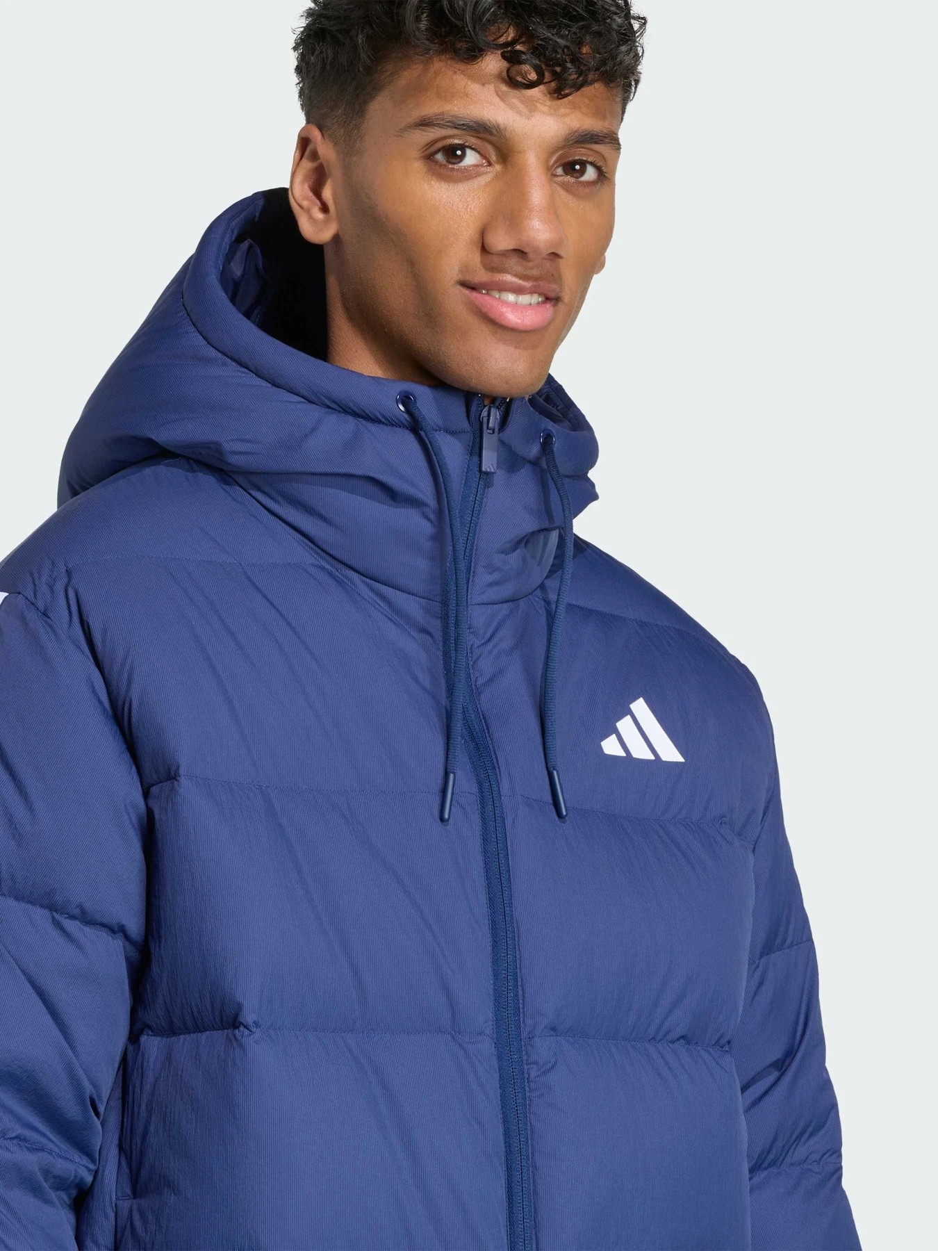 Куртки и дубленки Adidas модель JX7799 Куртки и дубленки Adidas модель JX7799 Фото