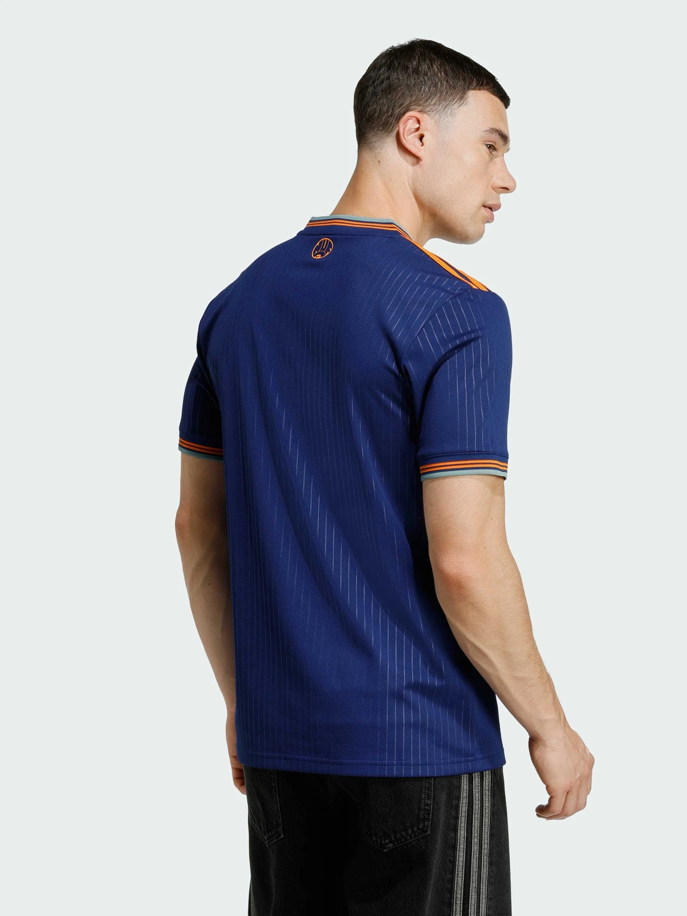 Футболки и поло Adidas модель JJ2243 Футболки и поло Adidas модель JJ2243 Фото