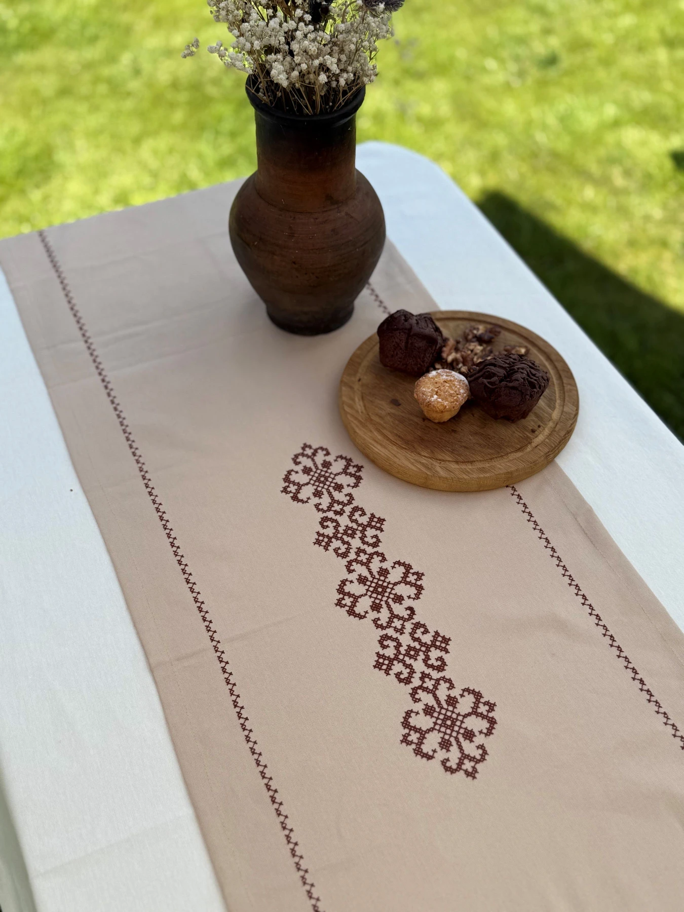 Ранер-доріжка для обіднього столу з вишивкою Brown on Beige водовідштовхуюча в подарунковій упаковці Ecotton модель 25258 Ранер-доріжка для обіднього столу з вишивкою Brown on Beige водовідштовхуюча в подарунковій упаковці Ecotton модель 25258 Фото
